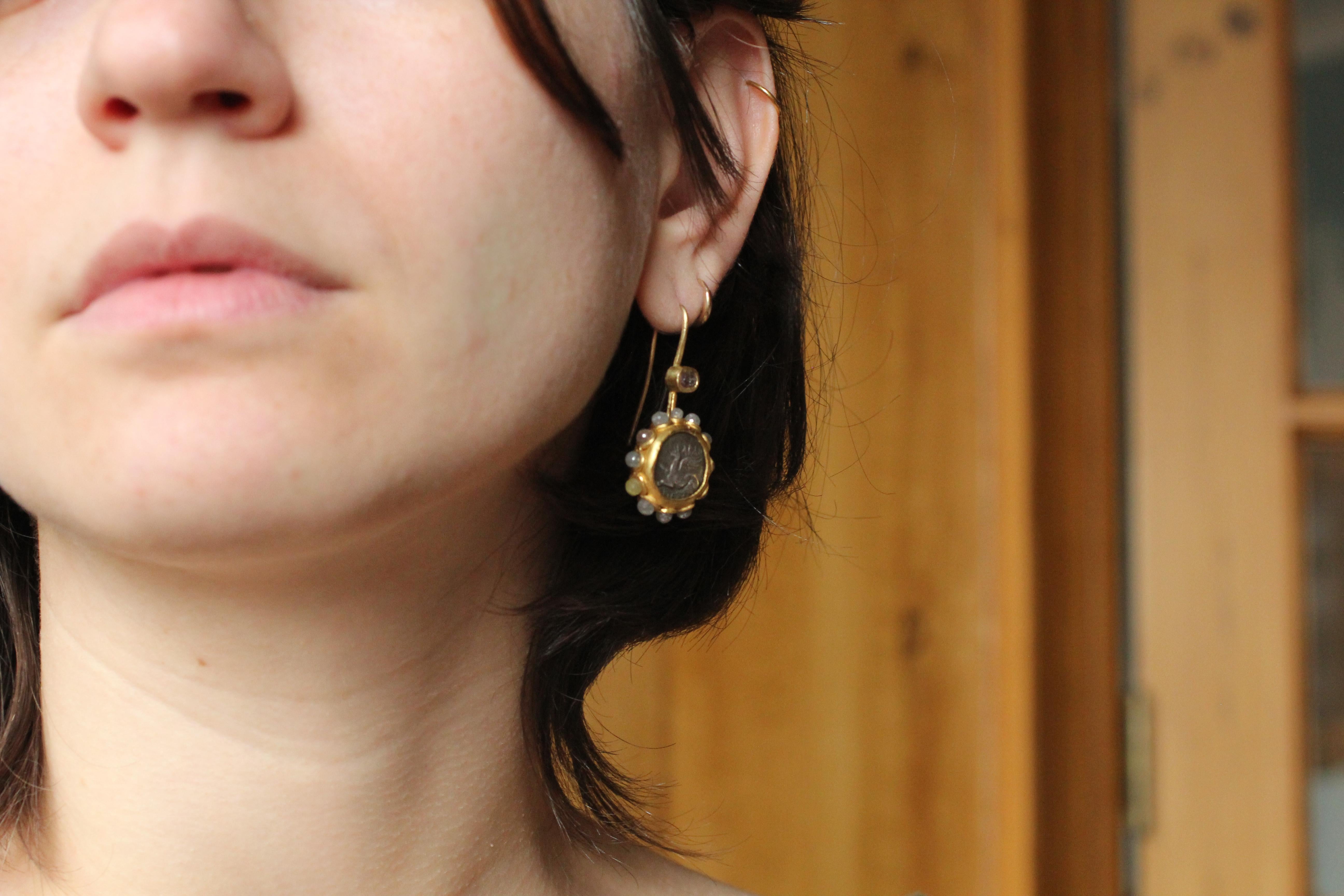 Boucles d'oreilles pendantes en or 22k 21k avec diamants et pièces de monnaie grecques archaïques en vente 8