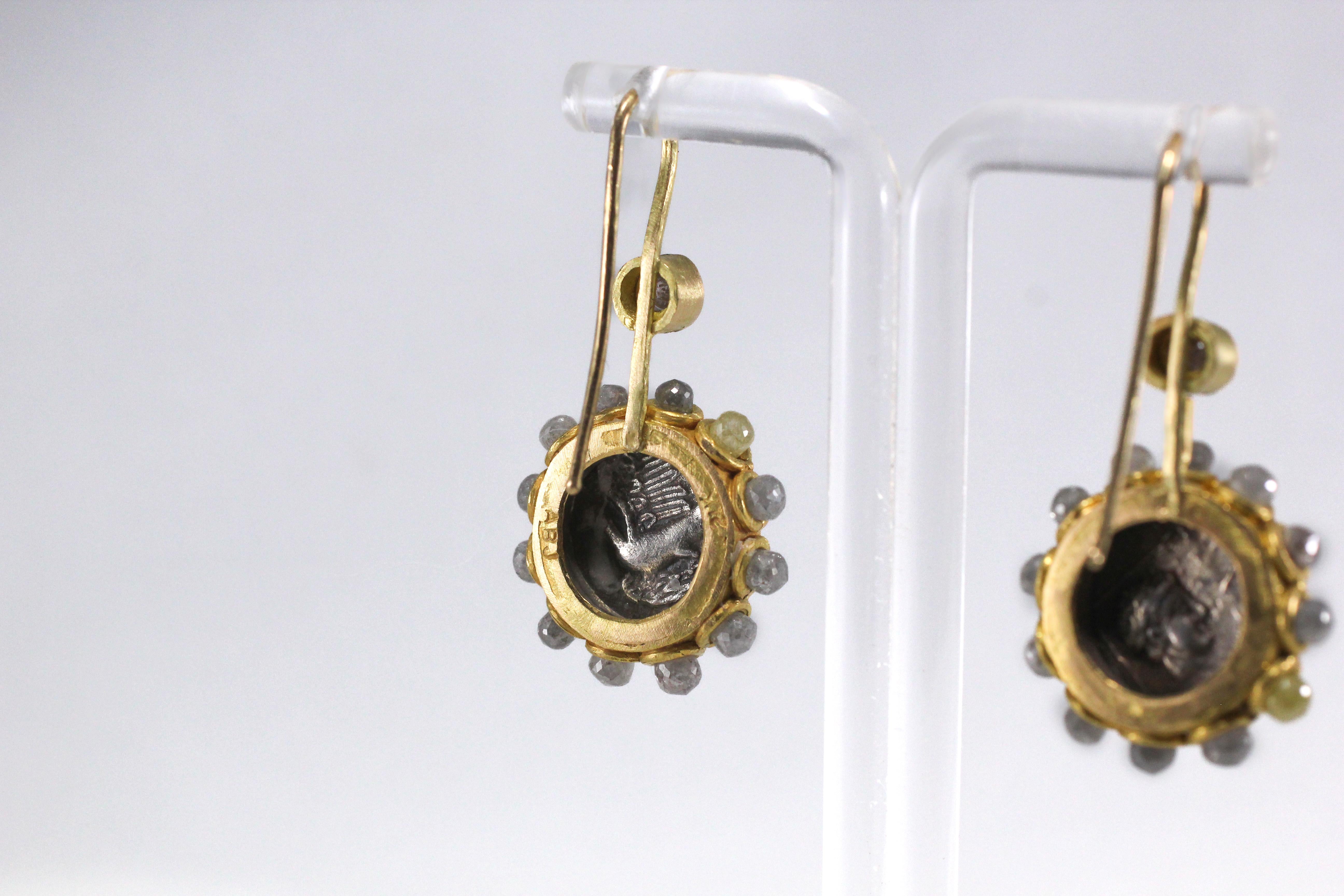 Boucles d'oreilles pendantes en or 22k 21k avec diamants et pièces de monnaie grecques archaïques en vente 3