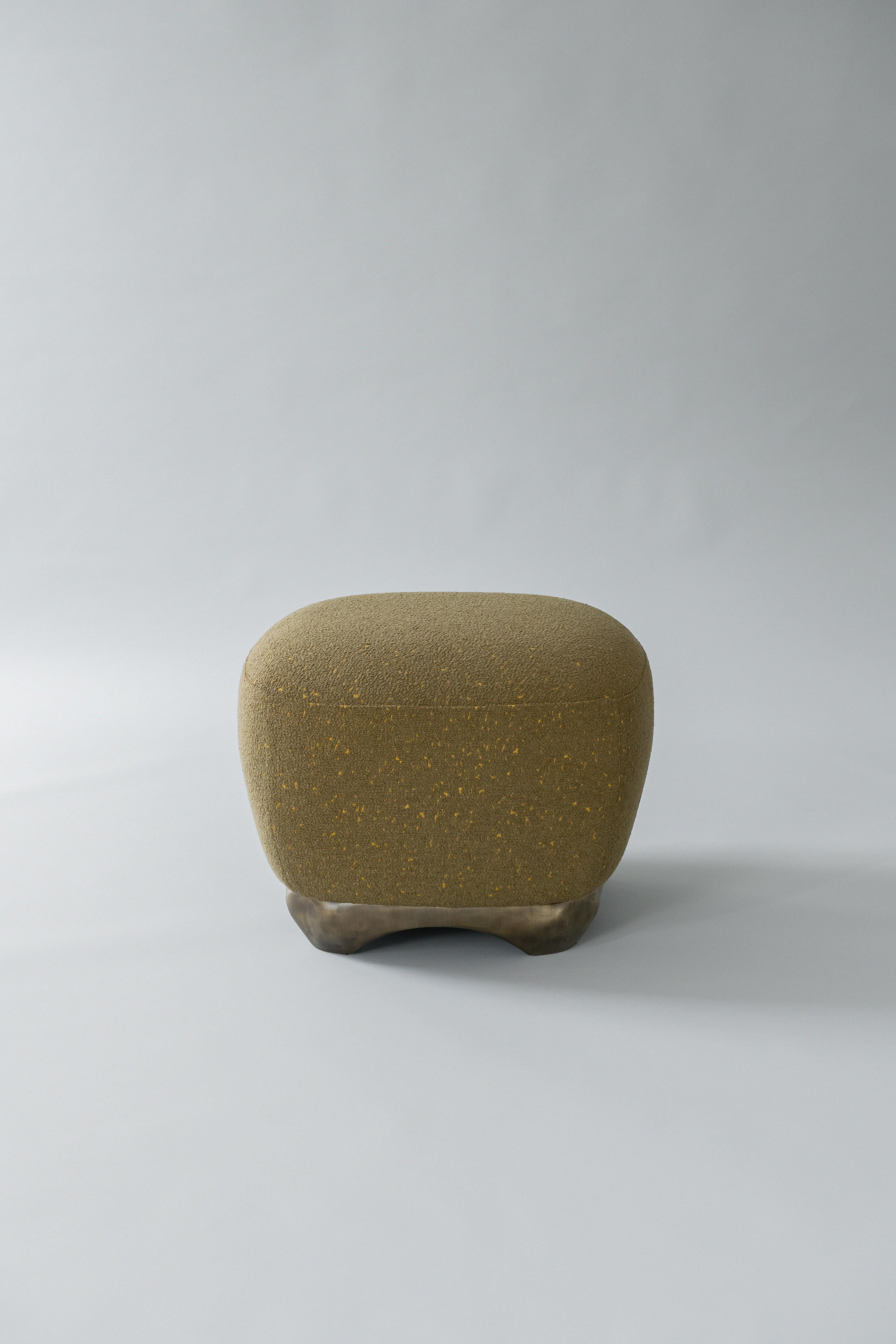 Arche Ottoman by DeMuro Das in Antique Bronze In New Condition For Sale In New York, NY