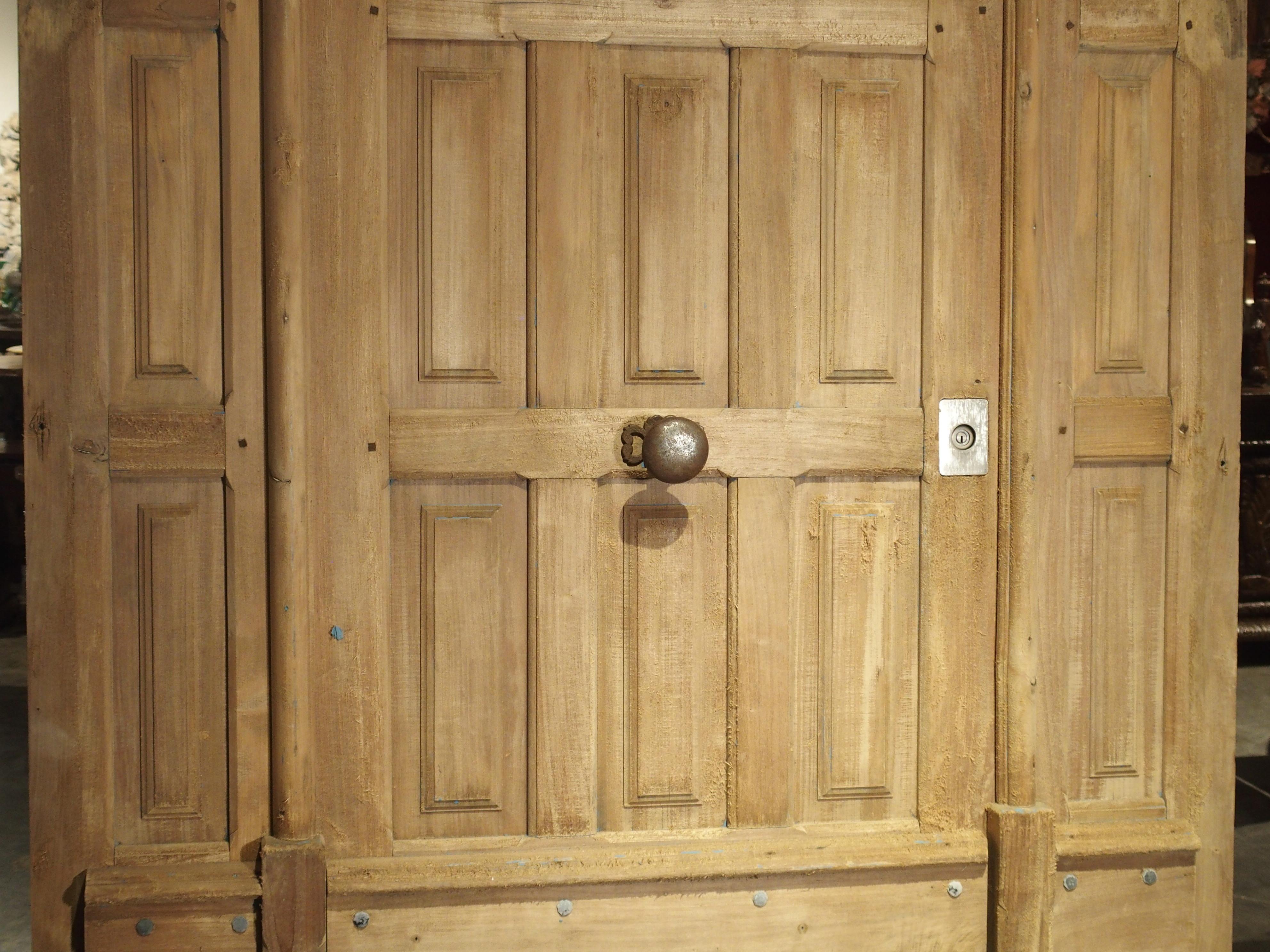 curved door frame
