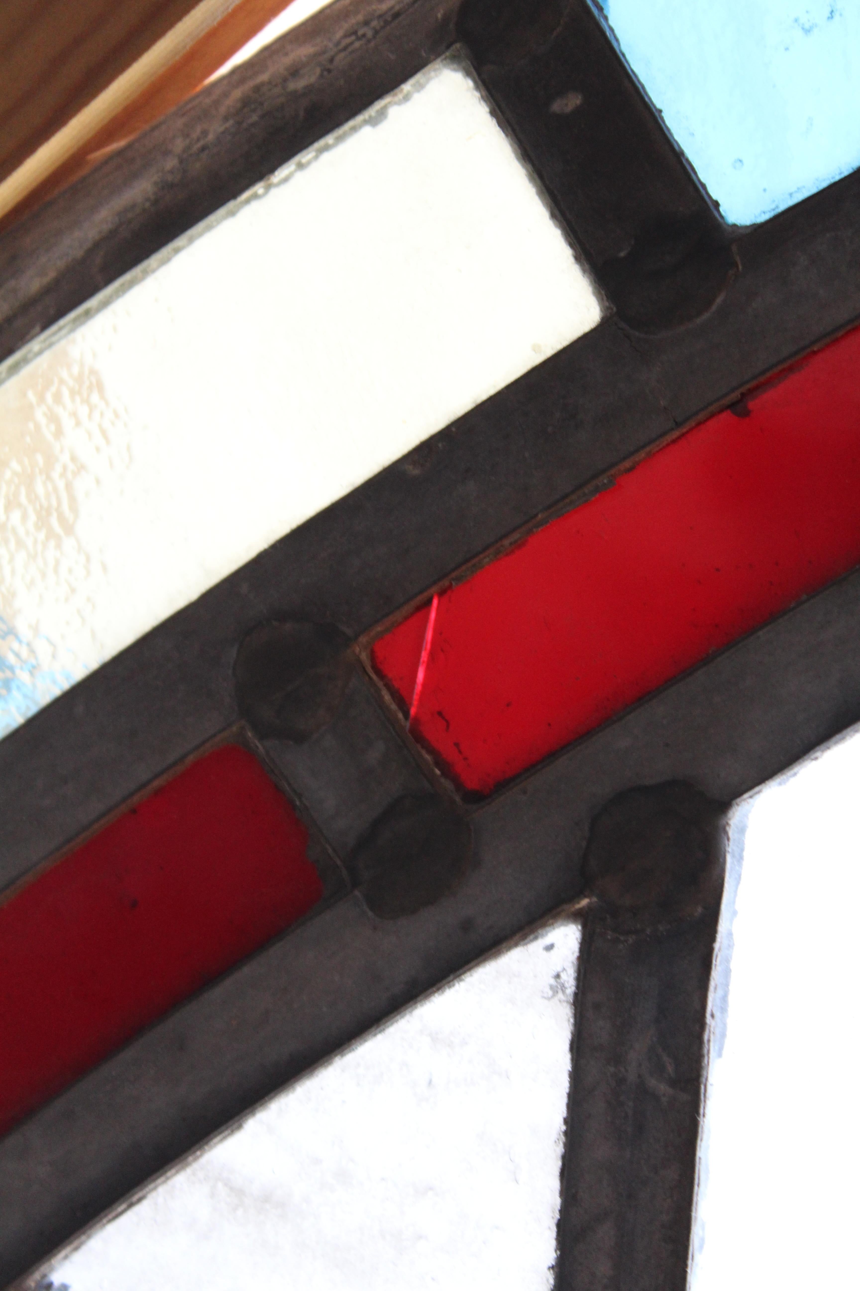 Vitrail d'église arqué avec monogramme 66