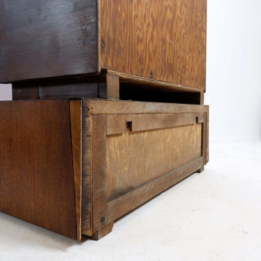 Vitrine cintrée en bois et porte vitrée - années 1950 en vente 4