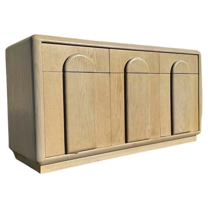 Americano Credenza con ante ad arco in Oak decapato in vendita