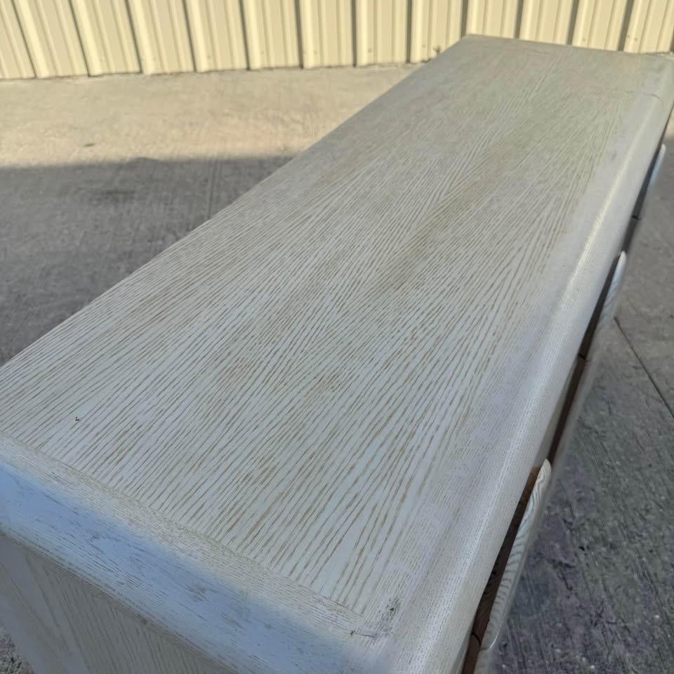 Credenza con ante ad arco in Oak decapato in vendita 1