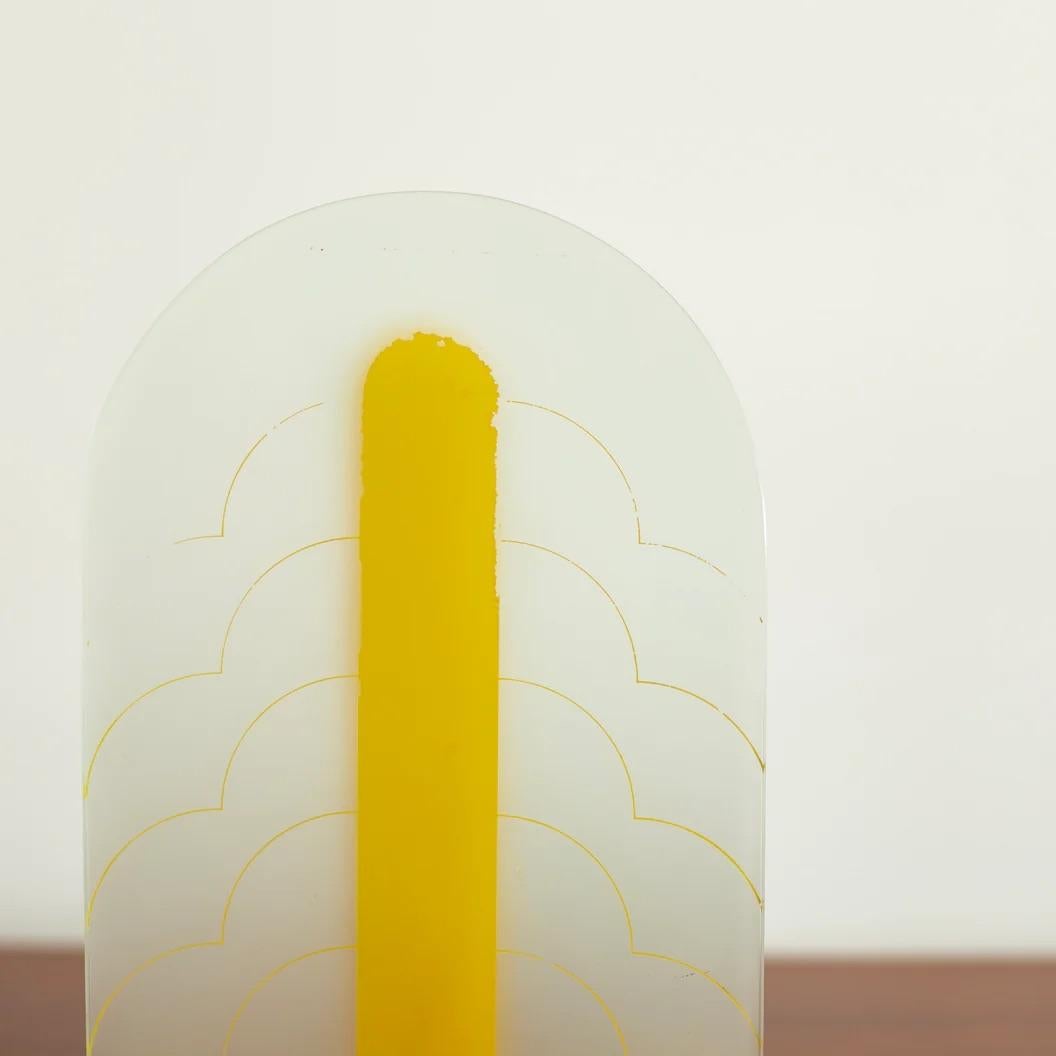 Acier Lampe de bureau arquée peinte en jaune en vente