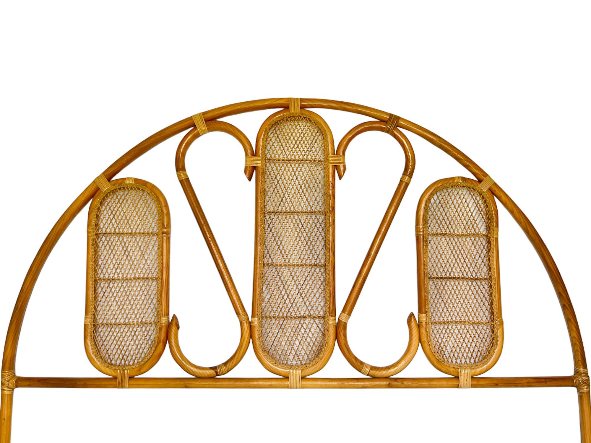 Arched Rattan Woven Reed King Headboard, 1970s In Good Condition In Harlingen, TX