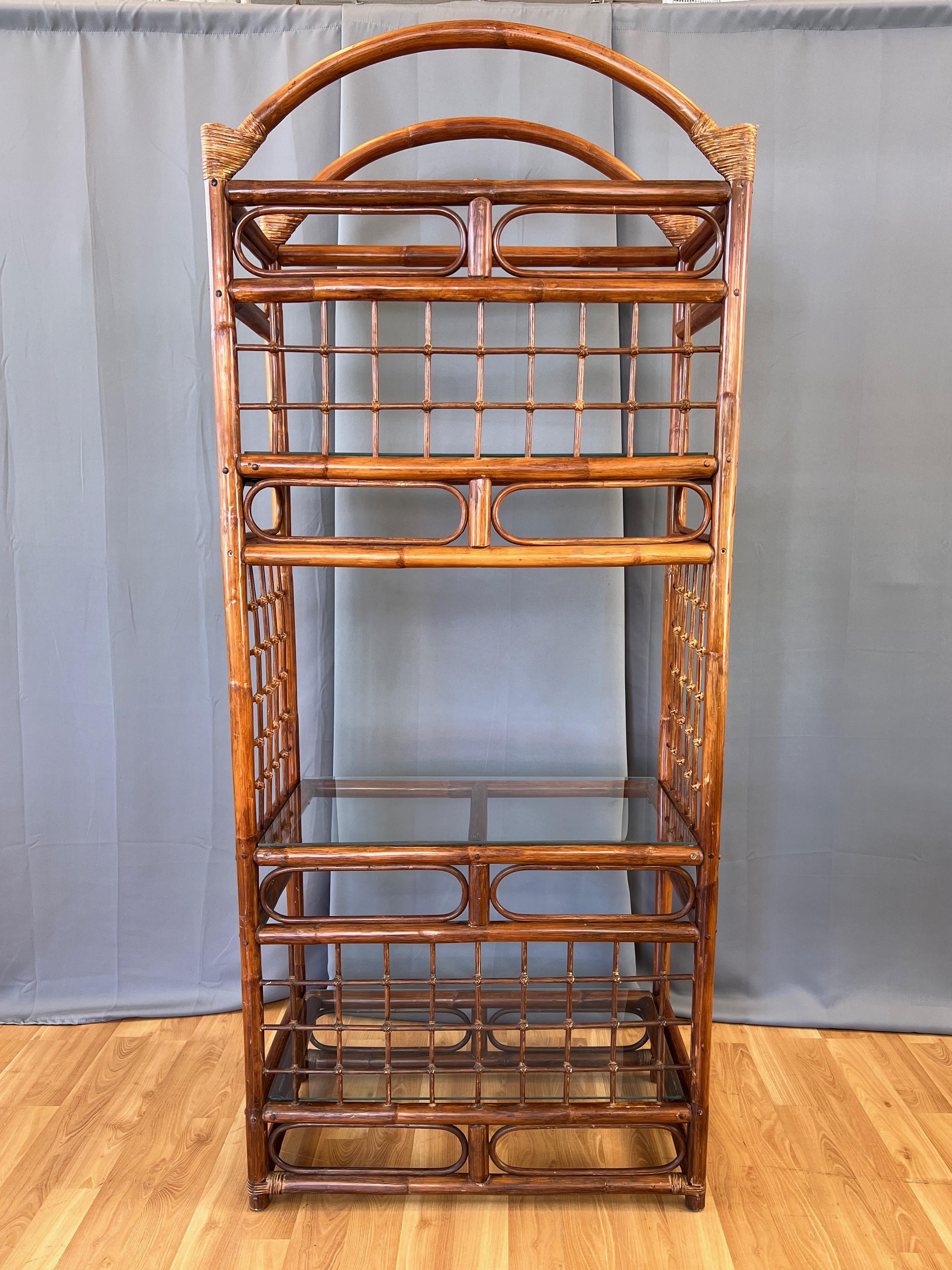 Arched-Top Stained Rattan Étagère with Three Glass Shelves, 1970s In Good Condition For Sale In San Francisco, CA