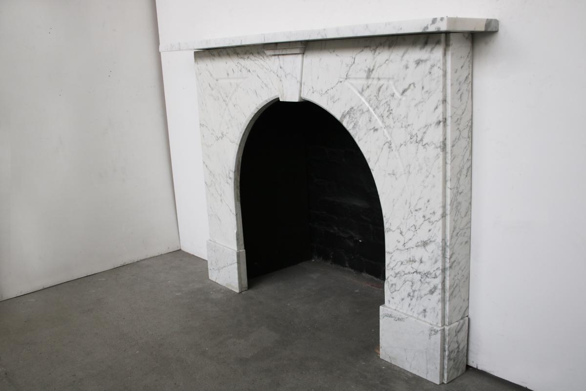 Arched Victorian Carrara Marble Fireplace Surround In Good Condition In Manchester, GB