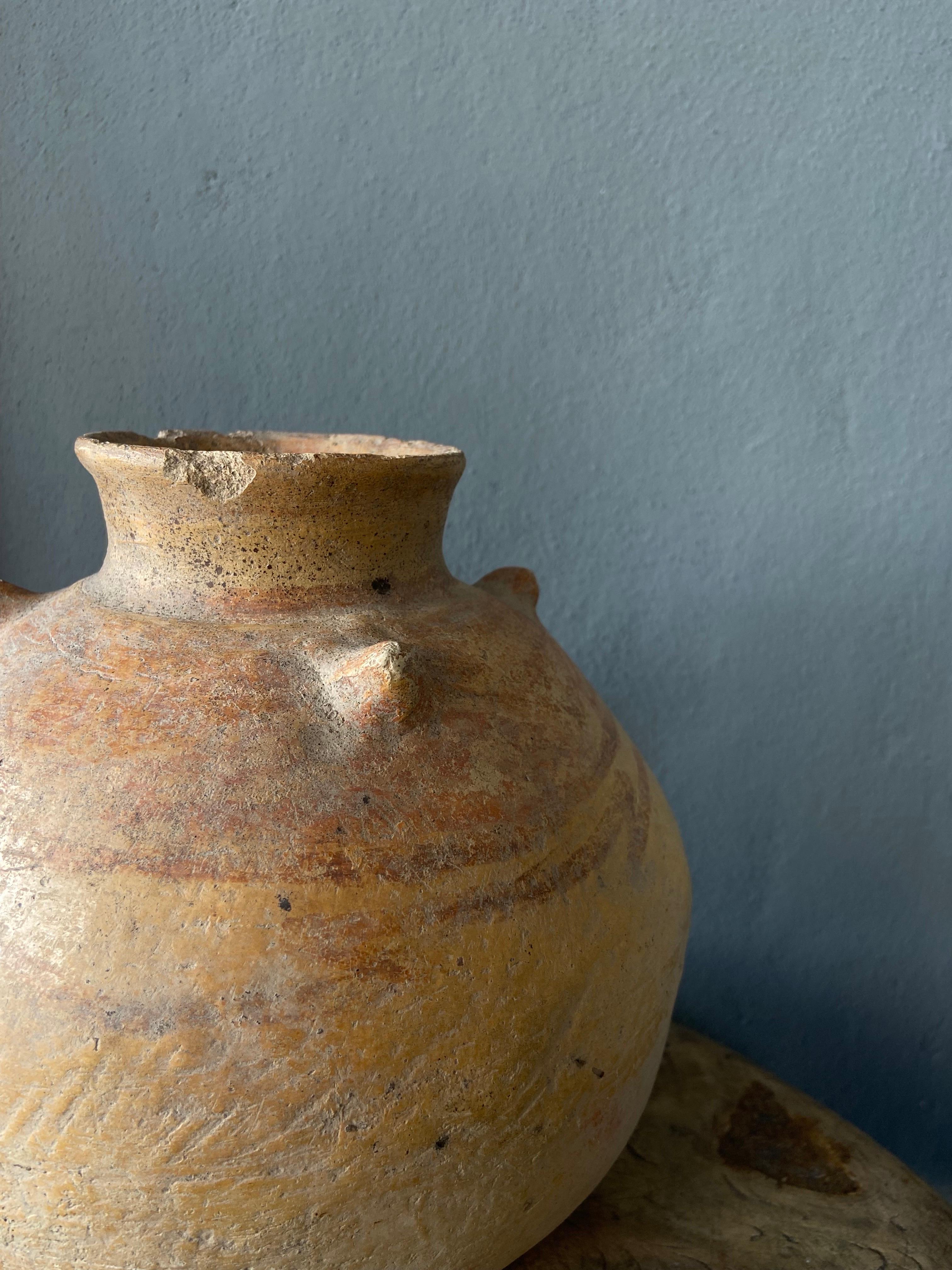 Archeologisches handbemaltes Keramikgefäß aus Mexiko, ca. 12. Jahrhundert (Gebrannt) im Angebot