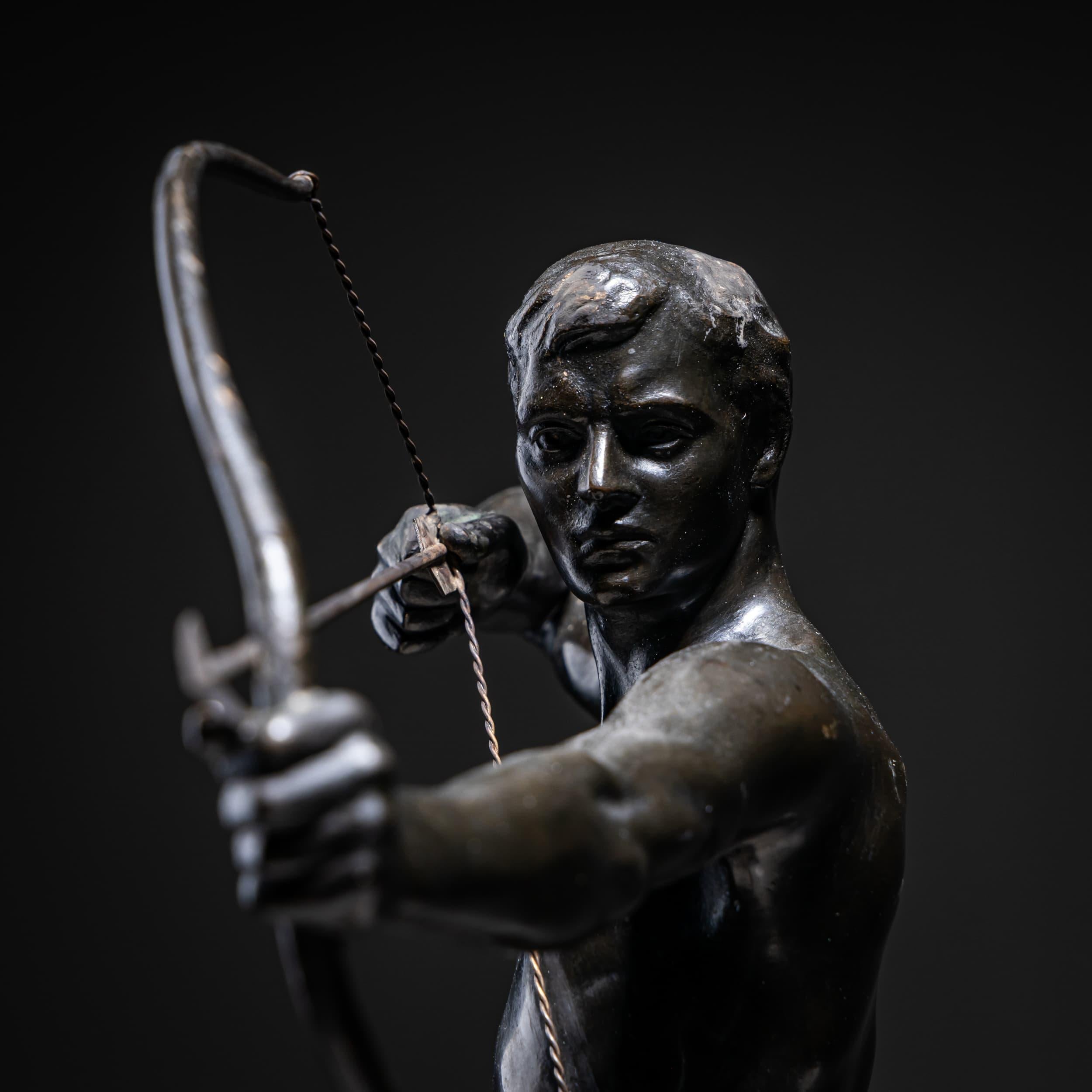 XX secolo Archer in Bronze by Paul Moye (German, 1877–1926), Early 20th Century in vendita