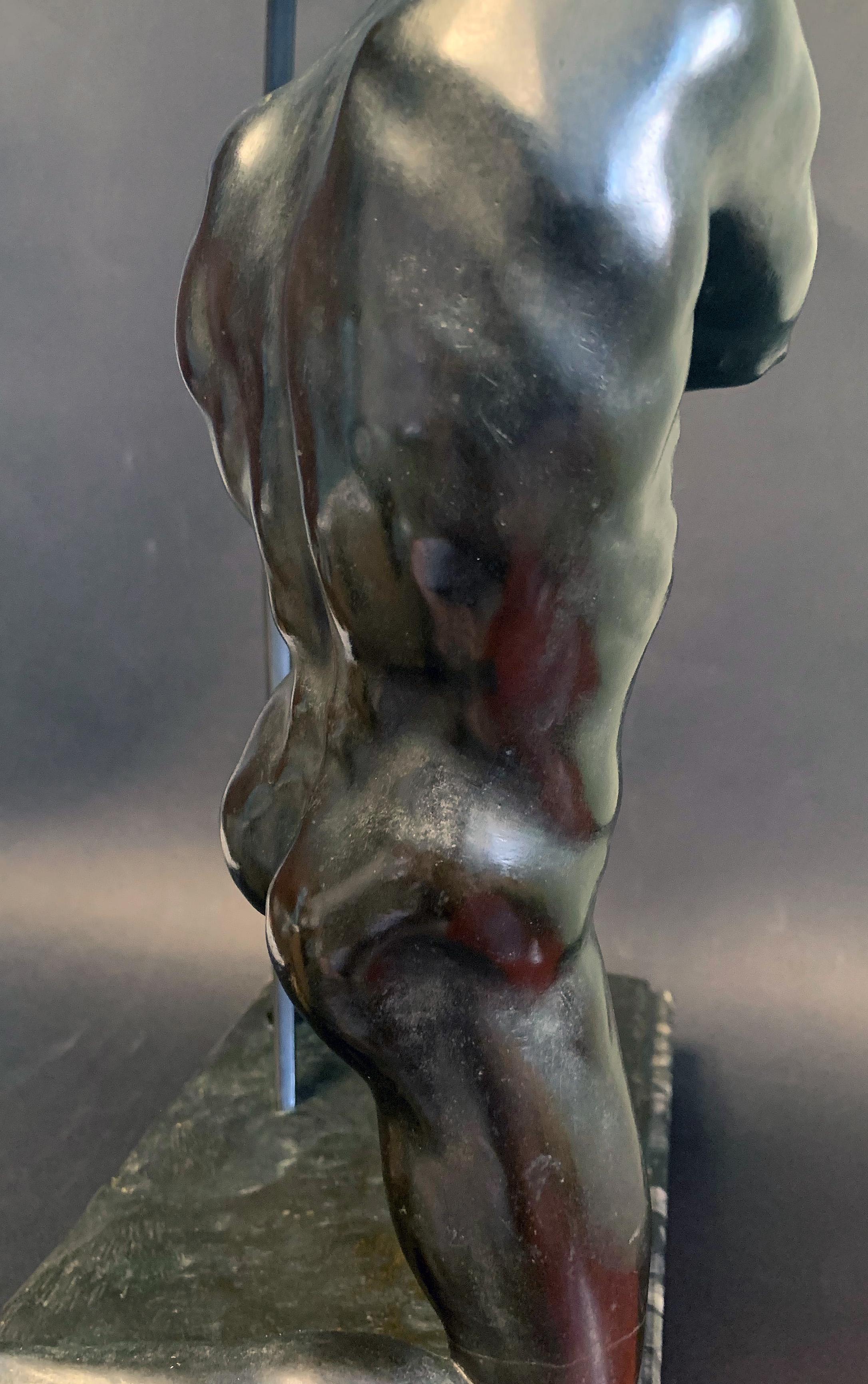 Moulage « Architecte », rare et sensuelle sculpture en bronze Art déco avec nu masculin de Gemignani en vente