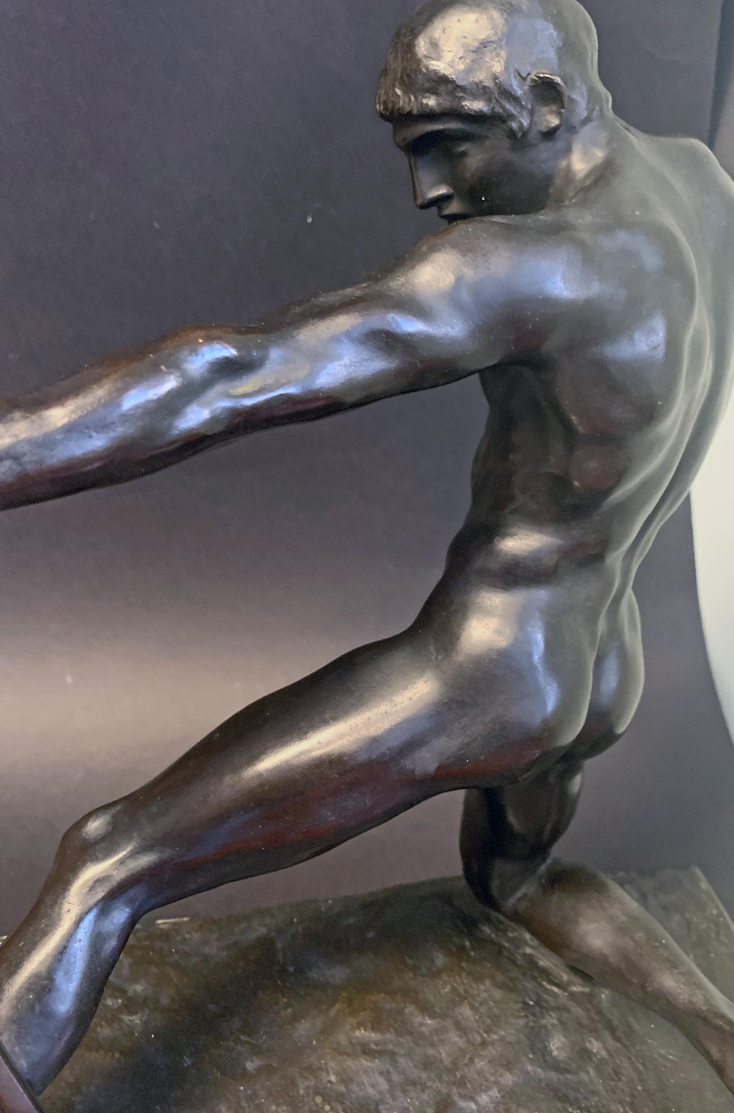 Milieu du XXe siècle « Architecte », rare et sensuelle sculpture en bronze Art déco avec nu masculin de Gemignani en vente