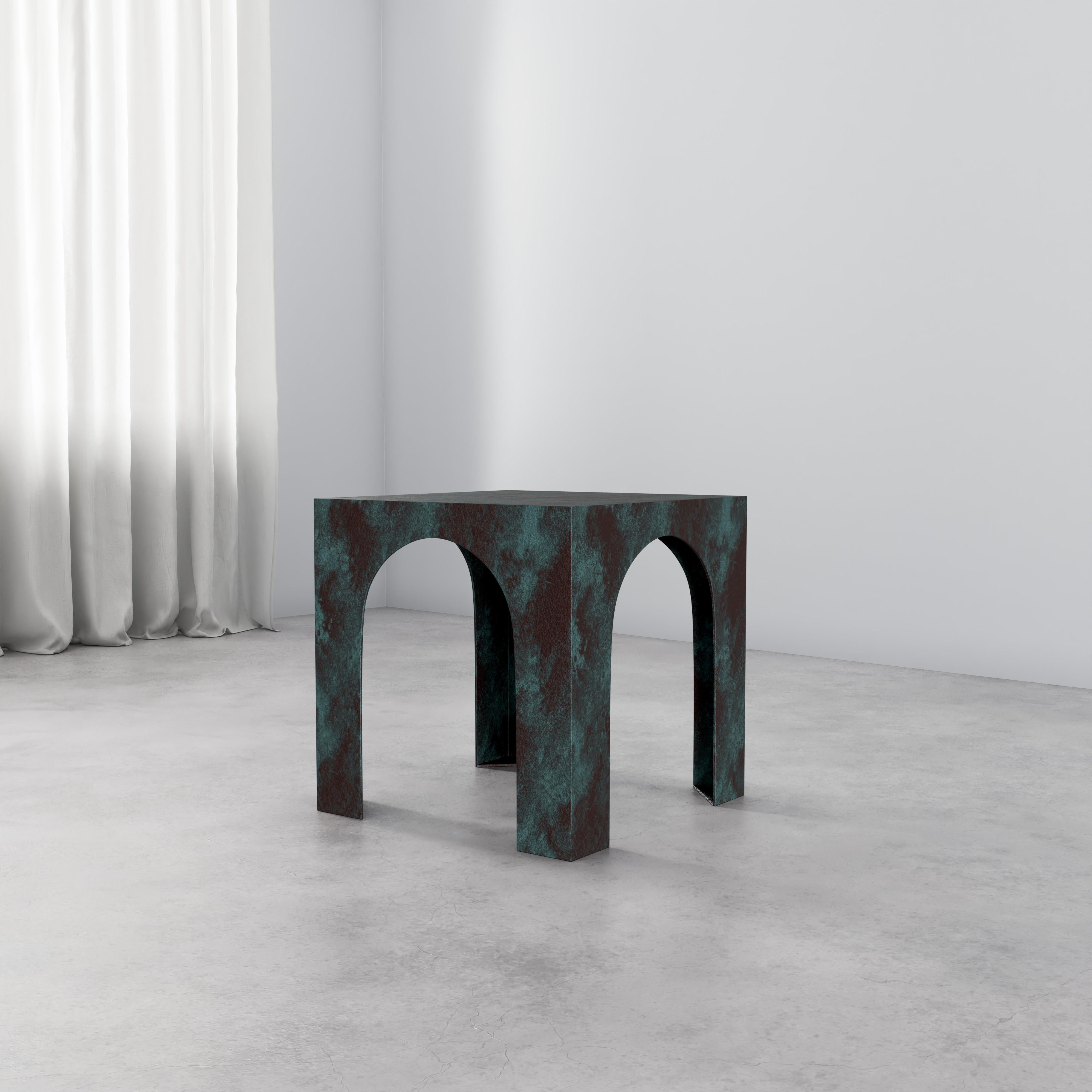 Moderne Table d'appoint Archer de Brian Chaaban en vente