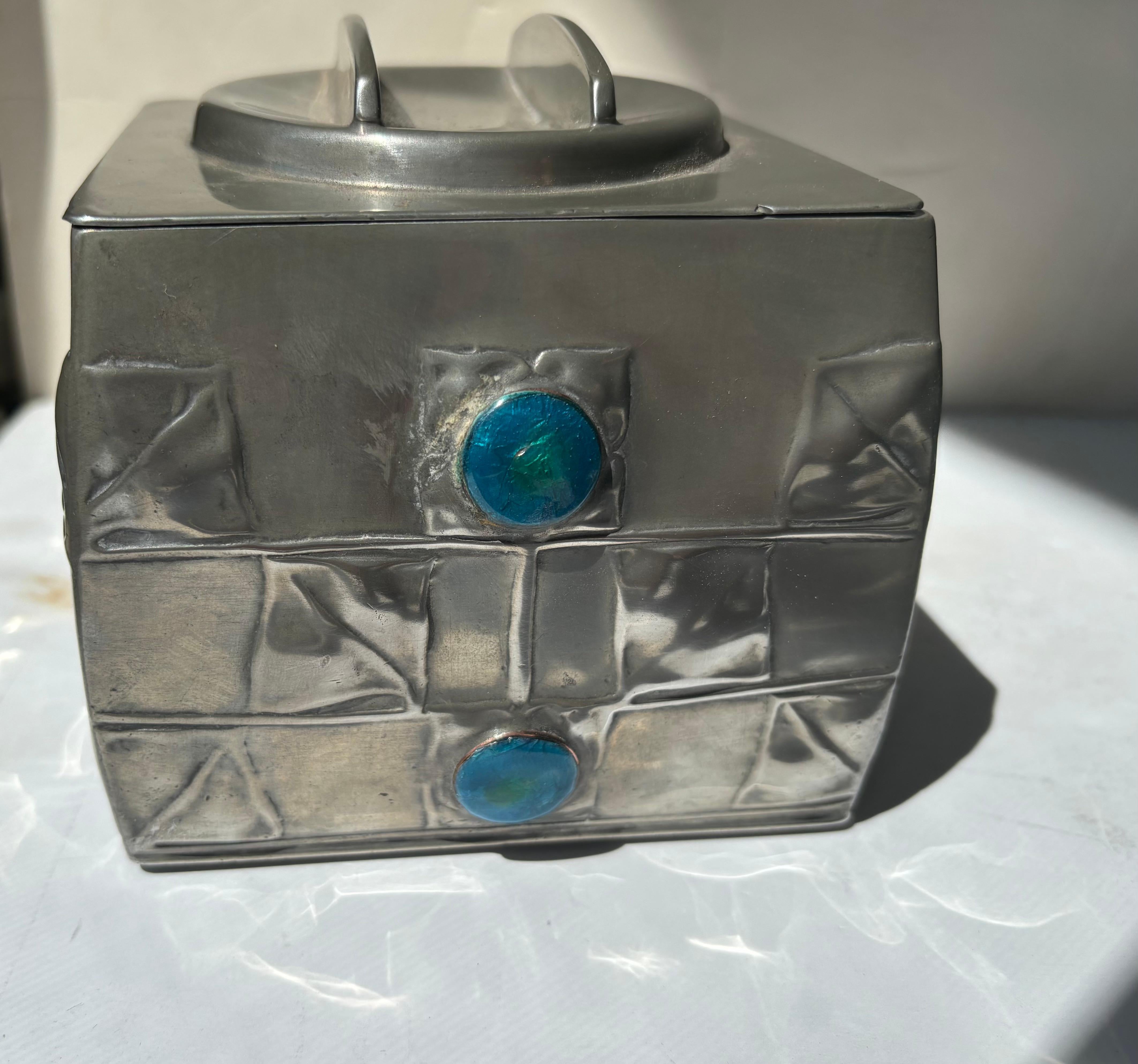 British Archibald Knox for Liberty & Co box in Pewter and enamel # 0194 For Sale