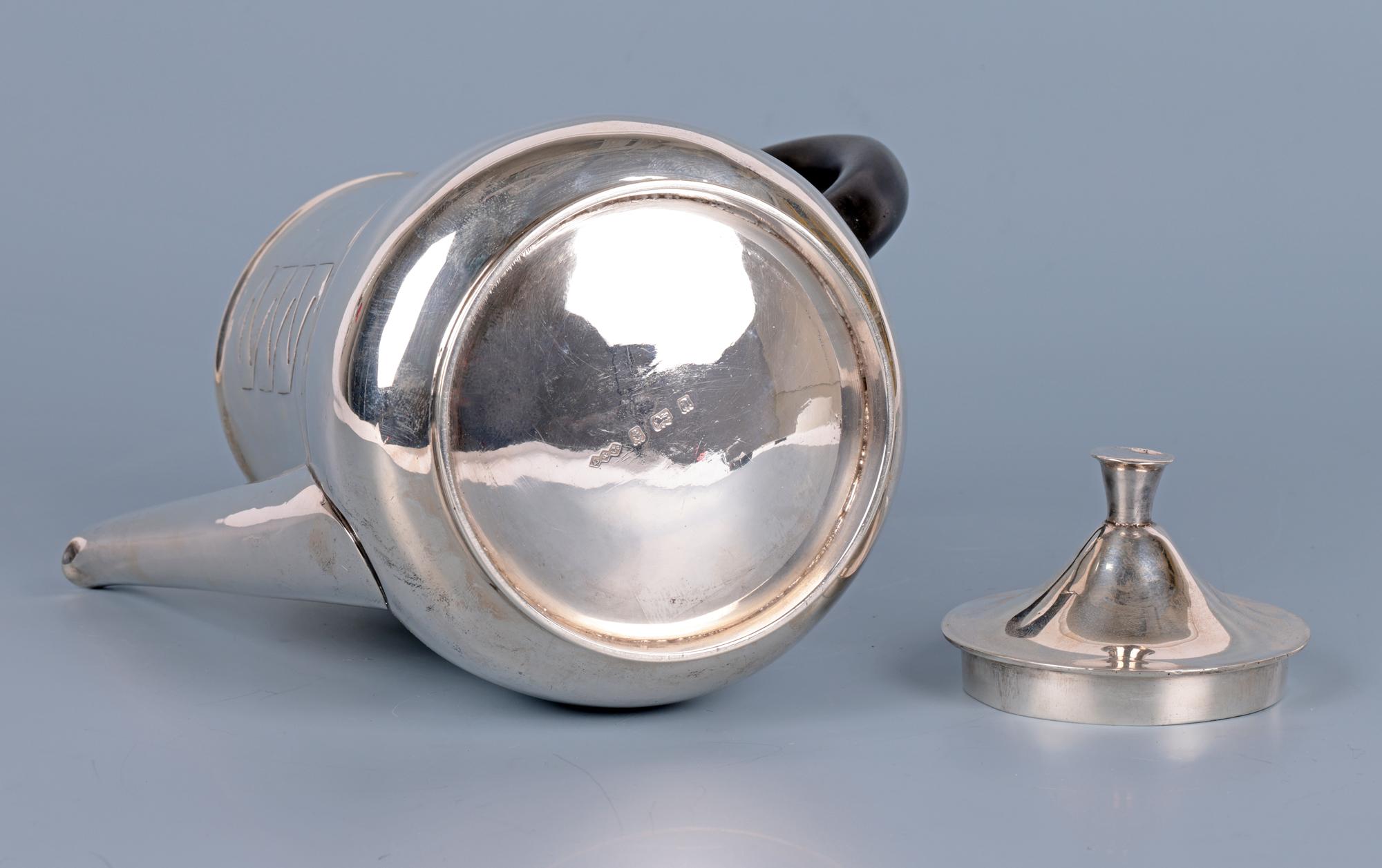  Archibald Knox Liberty & Co Silber Art Nouveau Silber Teekanne im Angebot 3