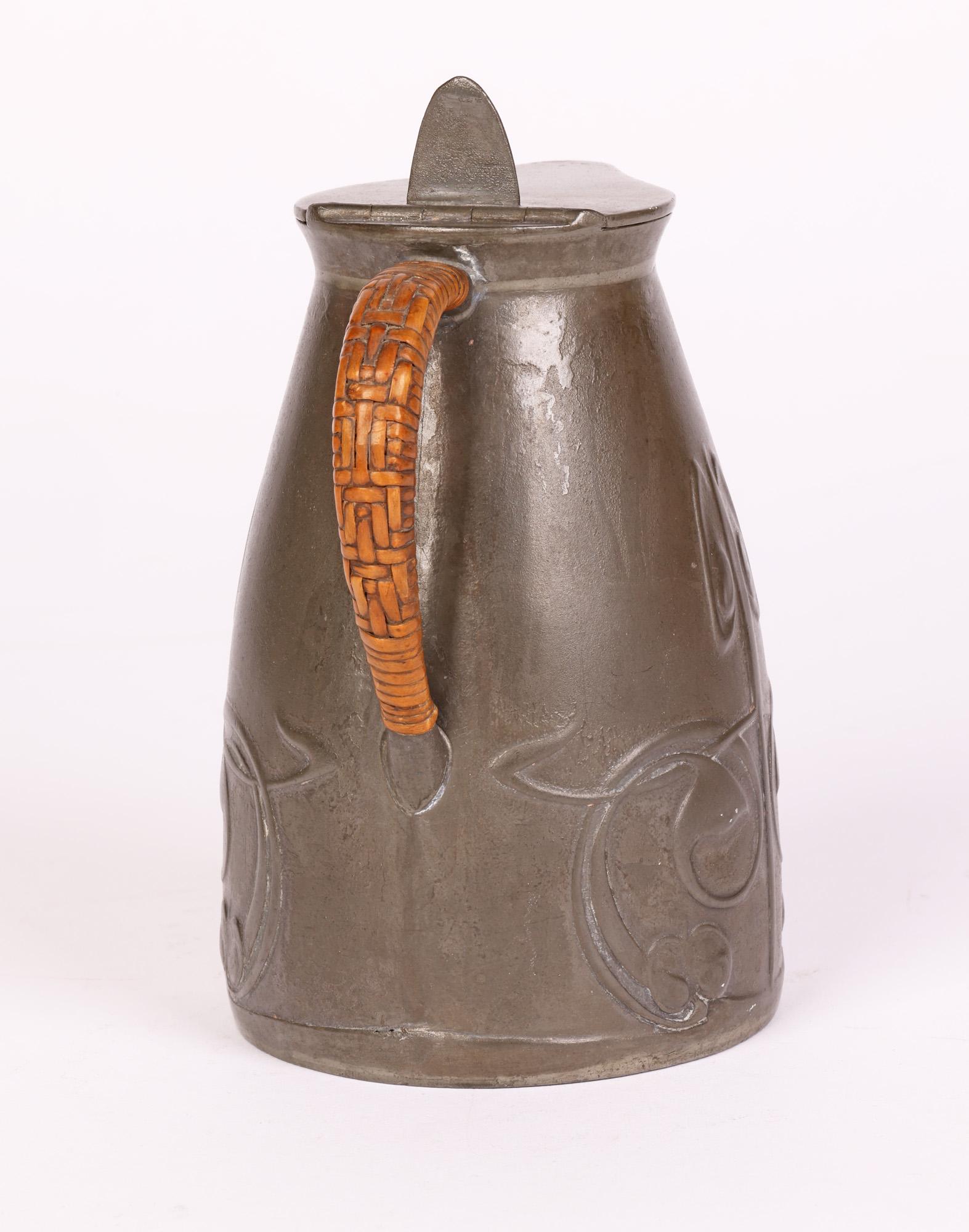 Art nouveau-Stil- Zinnkrug mit Deckel von Stammeskunst-Knox Tudric im Angebot 6