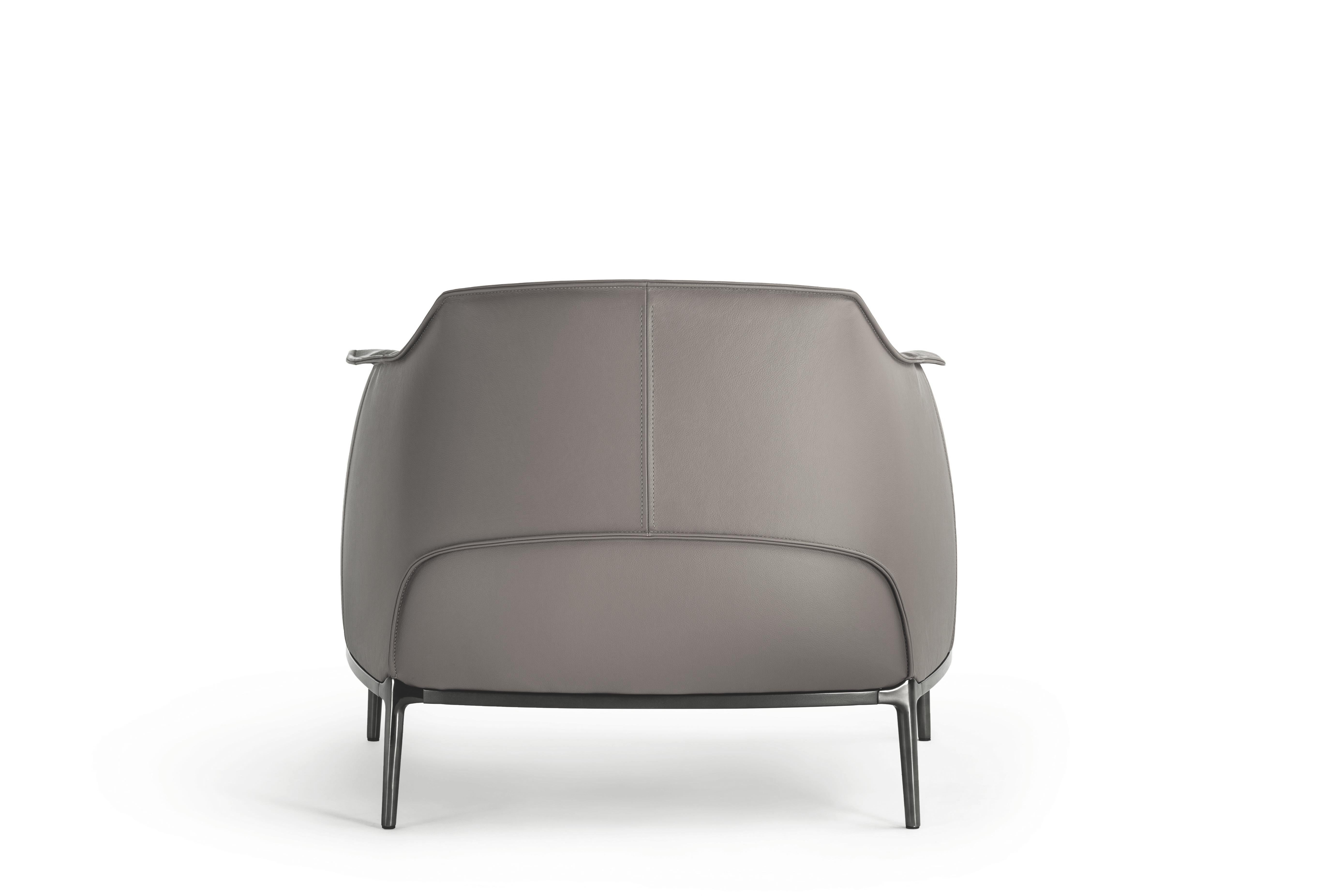 Archibald grand fauteuil en cuir véritable Pelle Sc 26 Topo gris clair Neuf - En vente à New York, NY