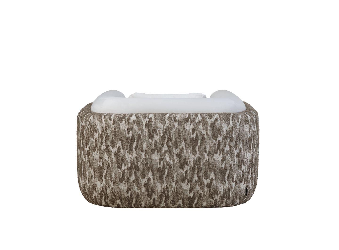 Fait main ARCHIE Fauteuil lounge moderne avec rembourrage sur mesure en vente