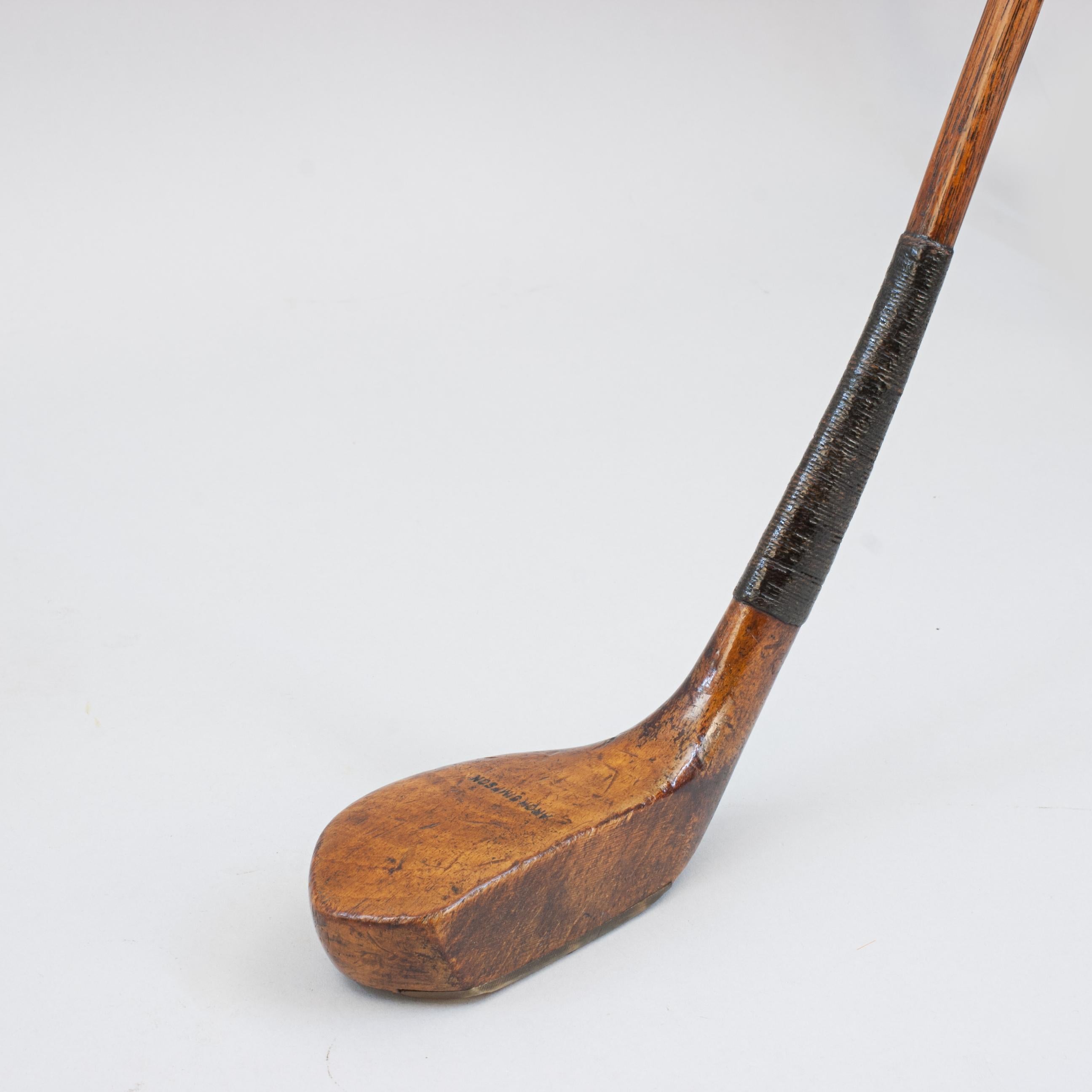 Long Nose Scared Head Putter von Archie Simpson, Carnoustie.
Ein eleganter Langnasen-Golfschläger von Archie Simpson aus Carnoustie, der auch als 