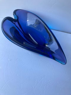 Archimede Seguo attr large Murano centerpiece/bowl in Sommerso /uranium glass.