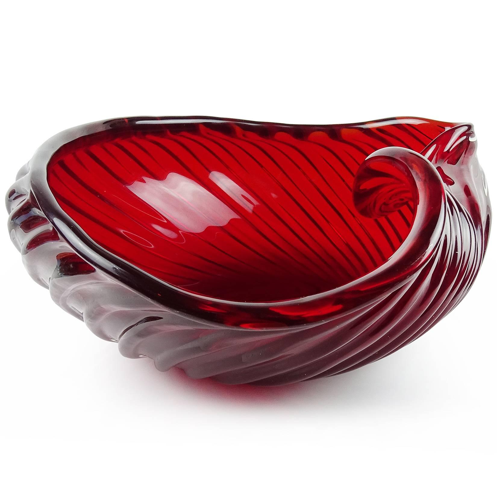 Archimede Seguso Murano 1955 Ruby Red Italian Art Glass Ribbed Centerpiece Bowl In Good Condition In Kissimmee, FL