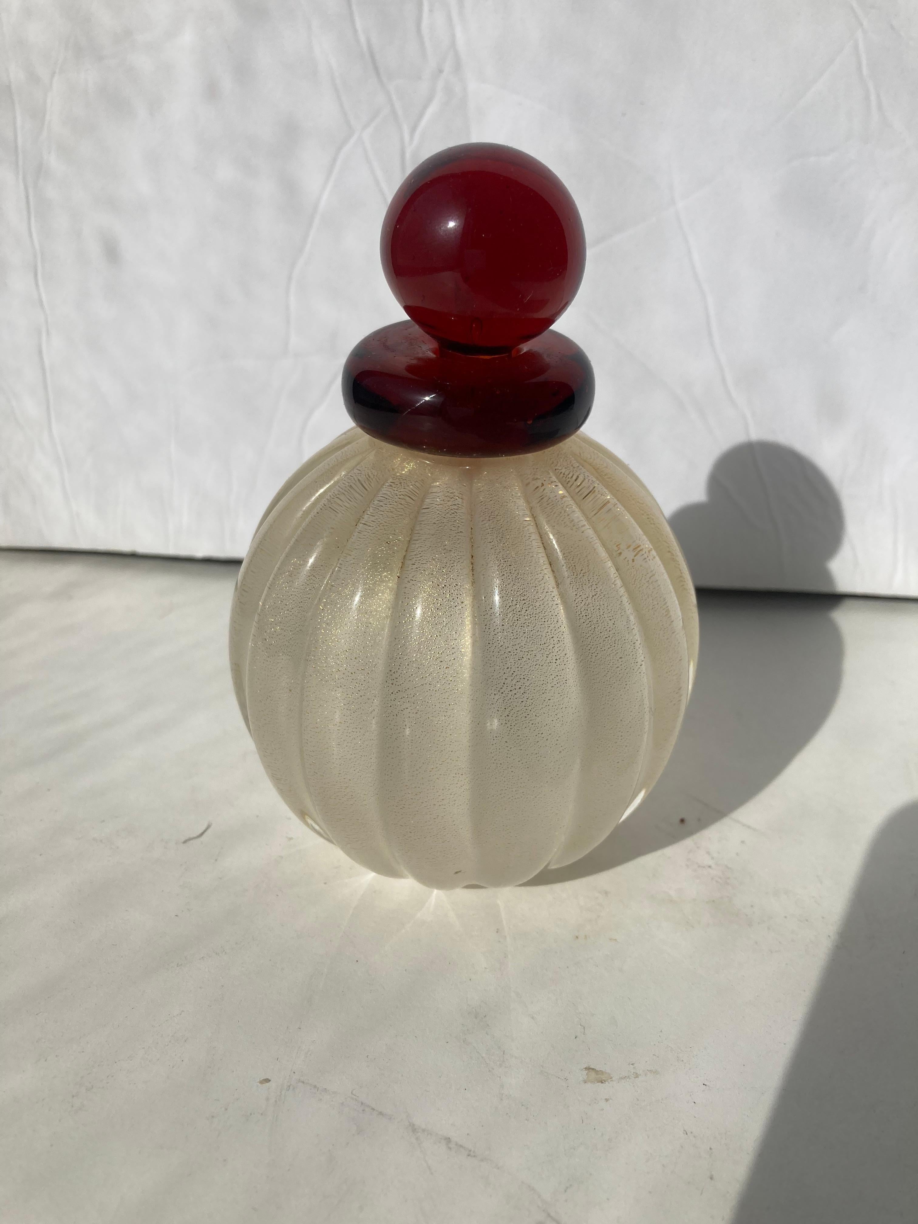 Italian Archimede Seguo Murano ribbed  glass and gold flakes perfume bottle, stopper .