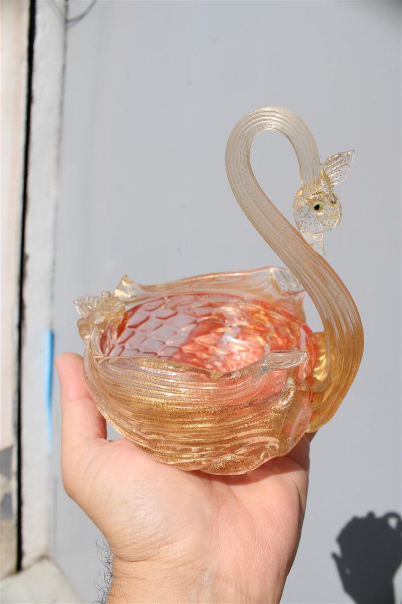 Archimede Seguso 1940s Swan-Shaped Murano Glass Bowl with Gold Dust Red Italian  In Excellent Condition For Sale In Palermo, Sicily