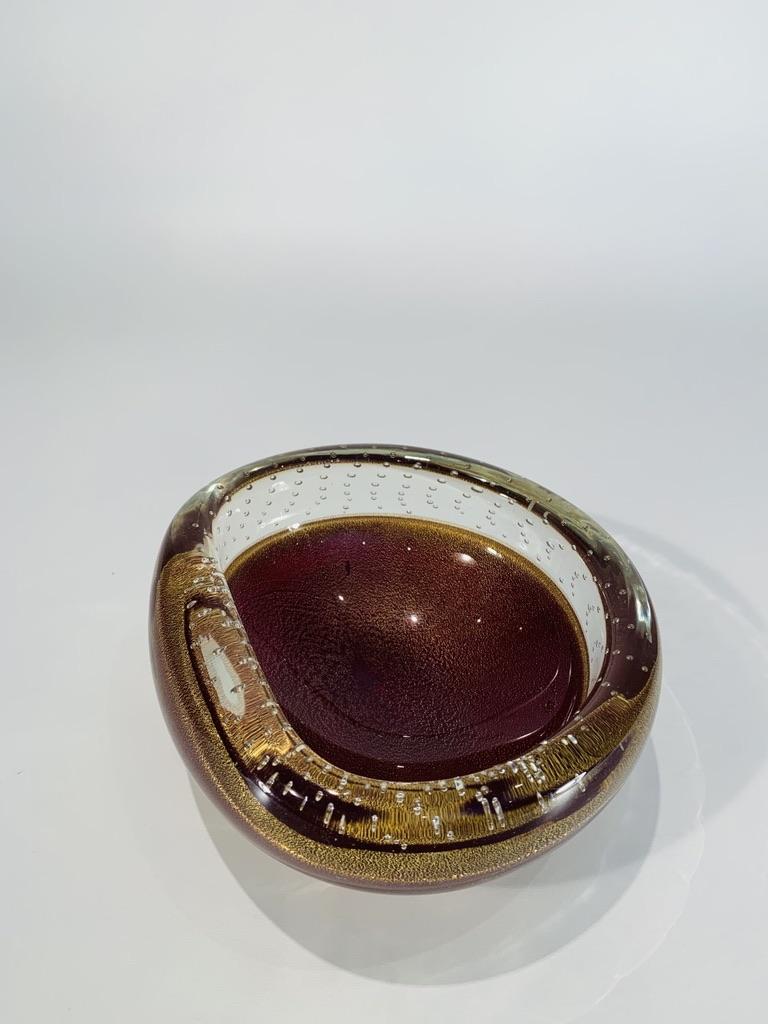 Hand-Carved Archimede Seguso Ashtray in Murano Glass with Gold and Air Bubbles For Sale