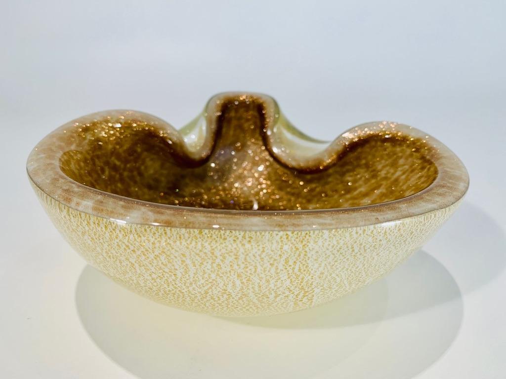 Other Archimede Seguso ashtray in Murano glass with gold and 'venturine'. For Sale