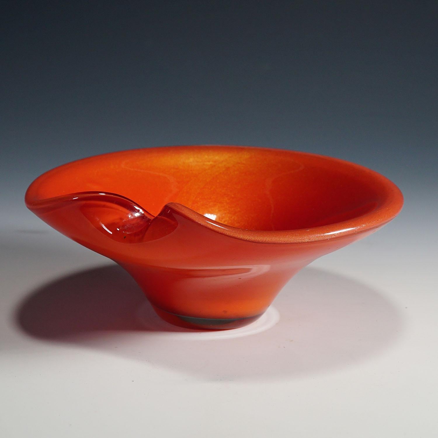 Hand-Crafted Archimede Seguso (attr.) 'Corallo Oro' Bowl, Murano Italy ca. 1950s For Sale