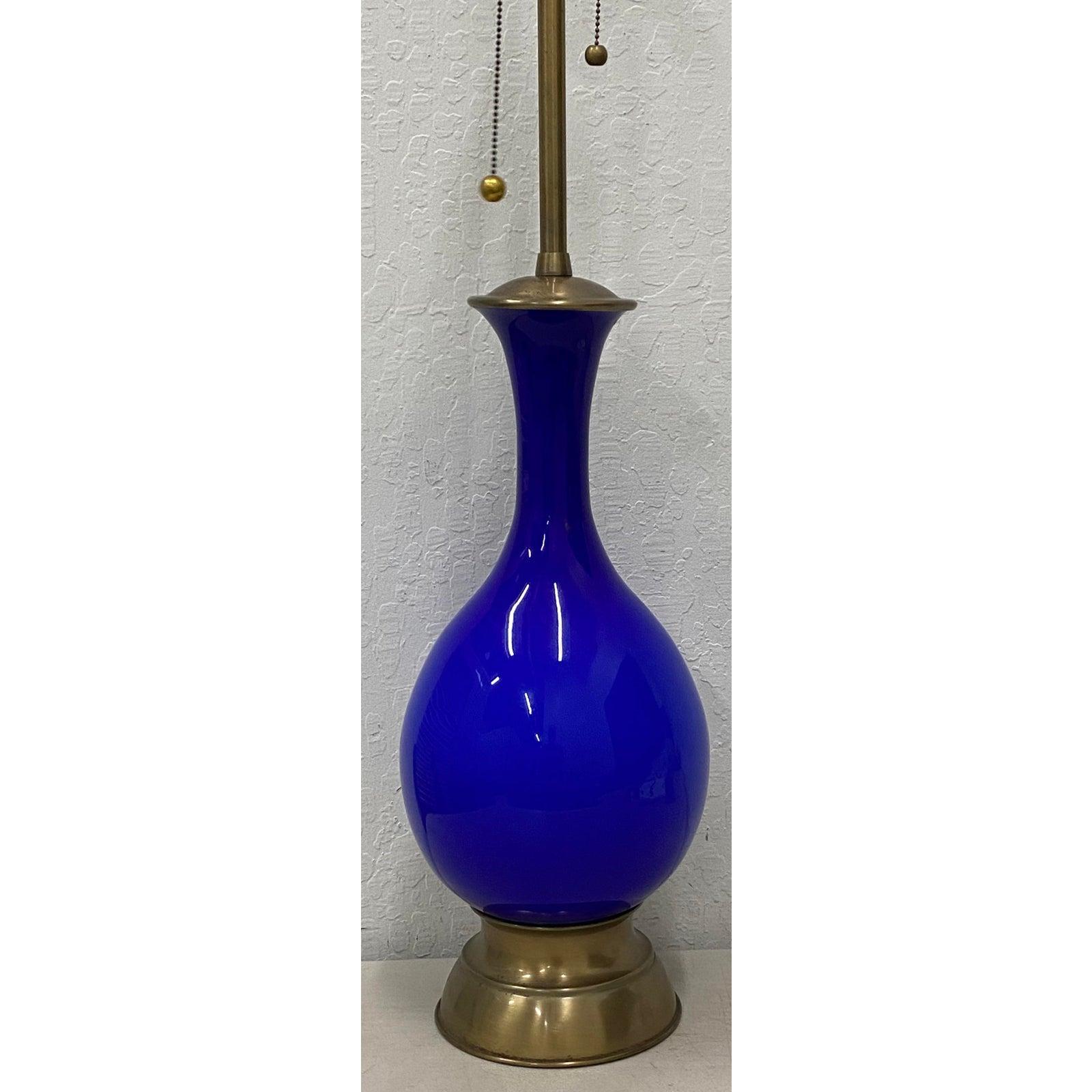 Lampe en verre bleu cobalt Archimede Seguso, vers 1960

Magnifique lampe de table vintage d'Archimede Seguso

Dimensions : 10