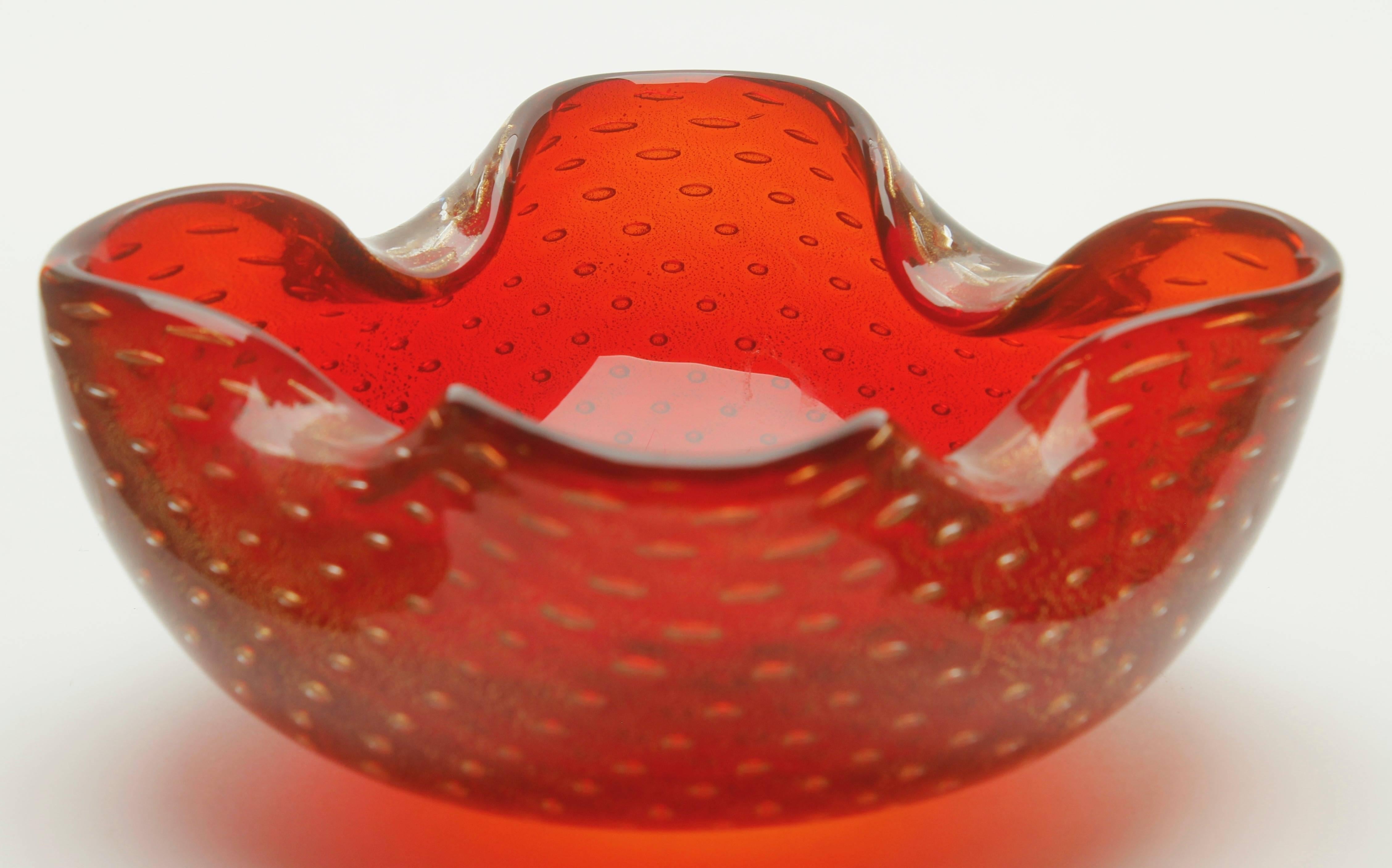 Cranberryrote kontrollierte Blasen mit Goldfleck-Einschlüssen von Archimede Seguso (Moderne der Mitte des Jahrhunderts) im Angebot