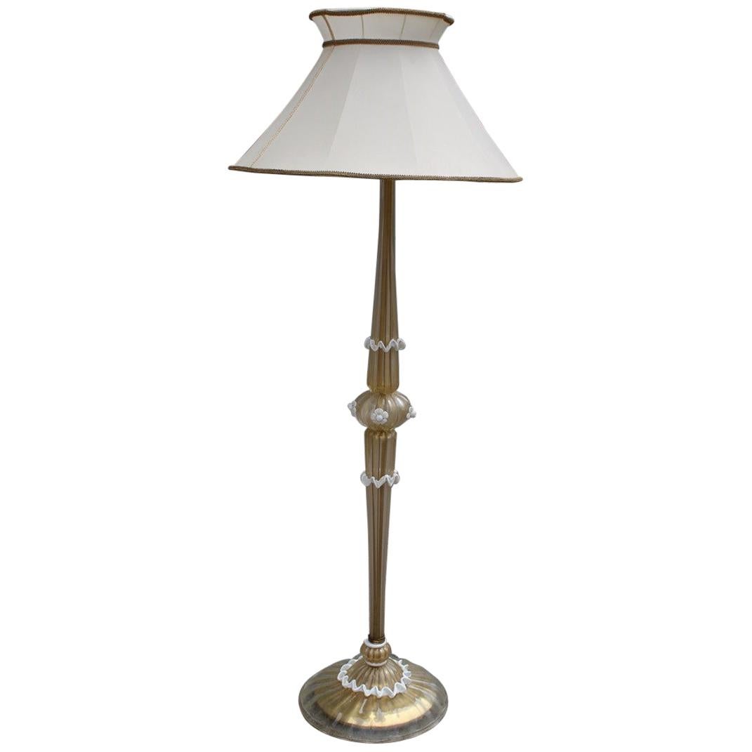 Archimede Seguso, lampadaire italien du milieu du siècle dernier, design Murano, blanc or et poudre en vente