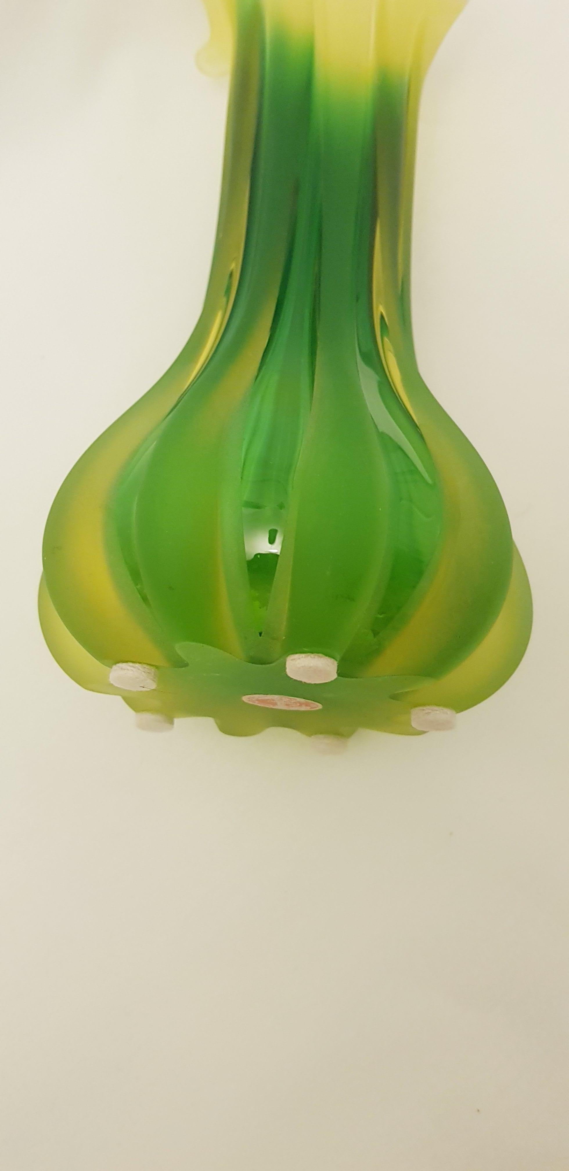 Hand-Crafted Archimede Seguso Frosted Uranium Murano Glass Vase a Verde For Sale