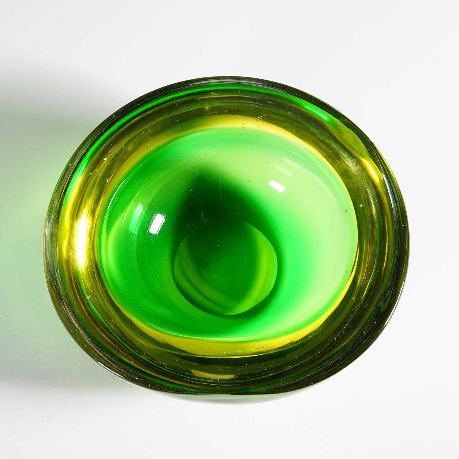 Italian Archimede Seguso Geode Bowl in Green and Yellow, Murano Italy Ca. 1960s For Sale