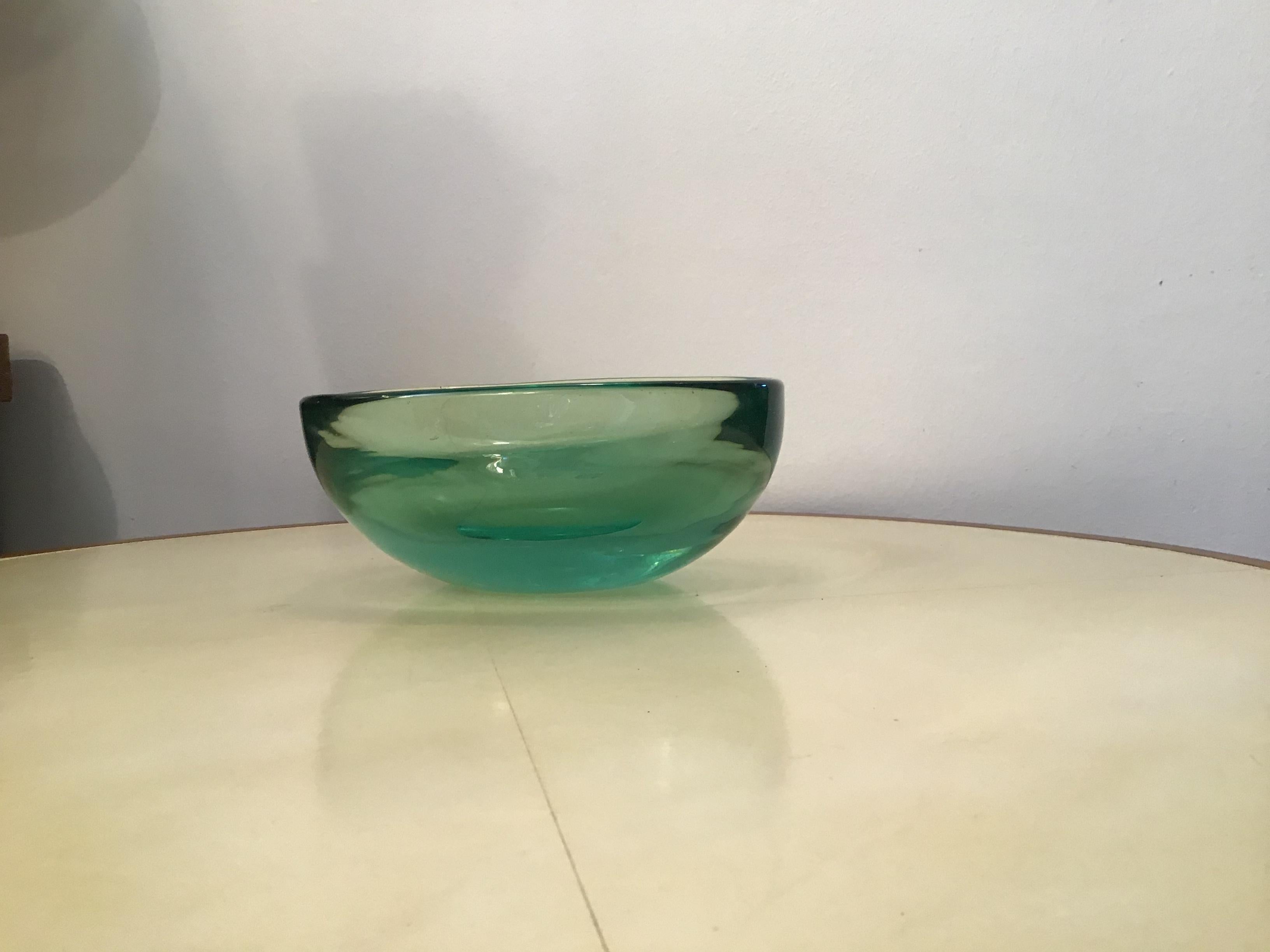 Archimede Seguso Glass Bowl Centerpiece Green Glass Submerged Murano, 1950 For Sale 4