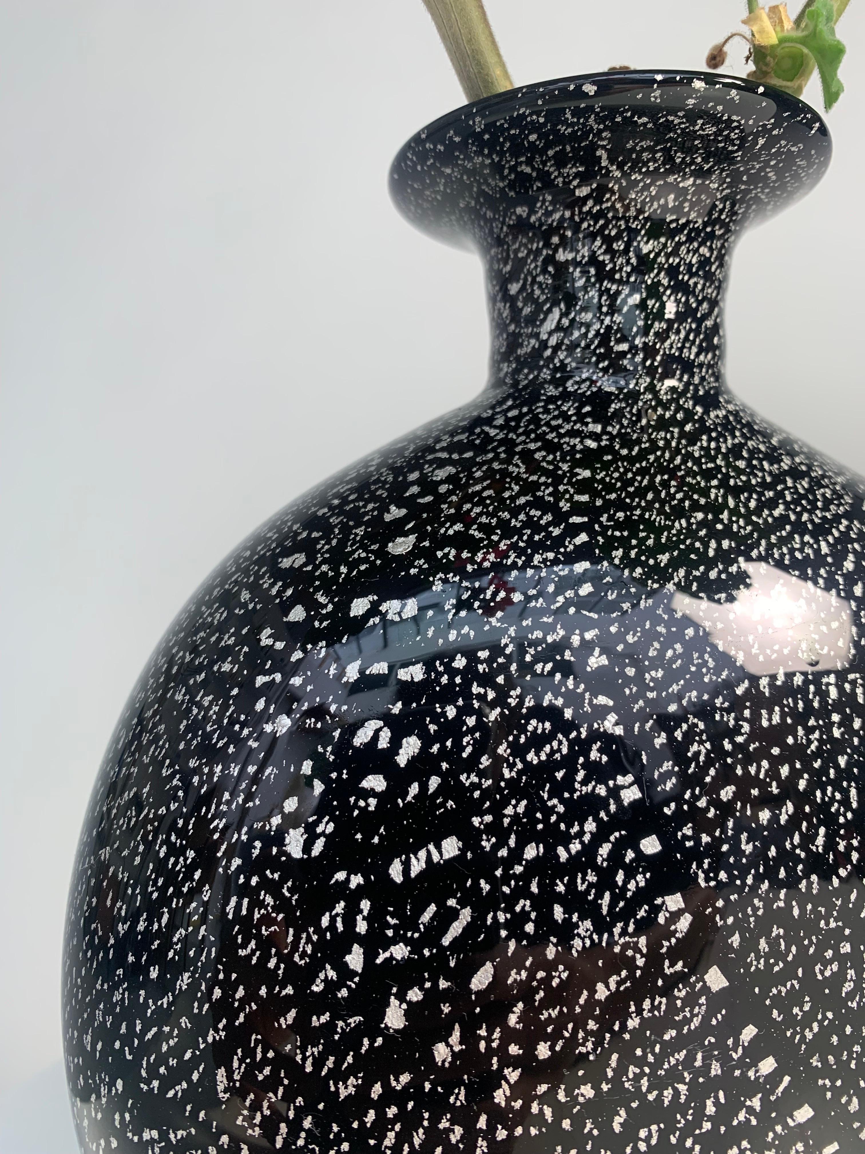 Archimede Seguso Glass Vase Silver Flecks Murano Italy 1970s For Sale 3