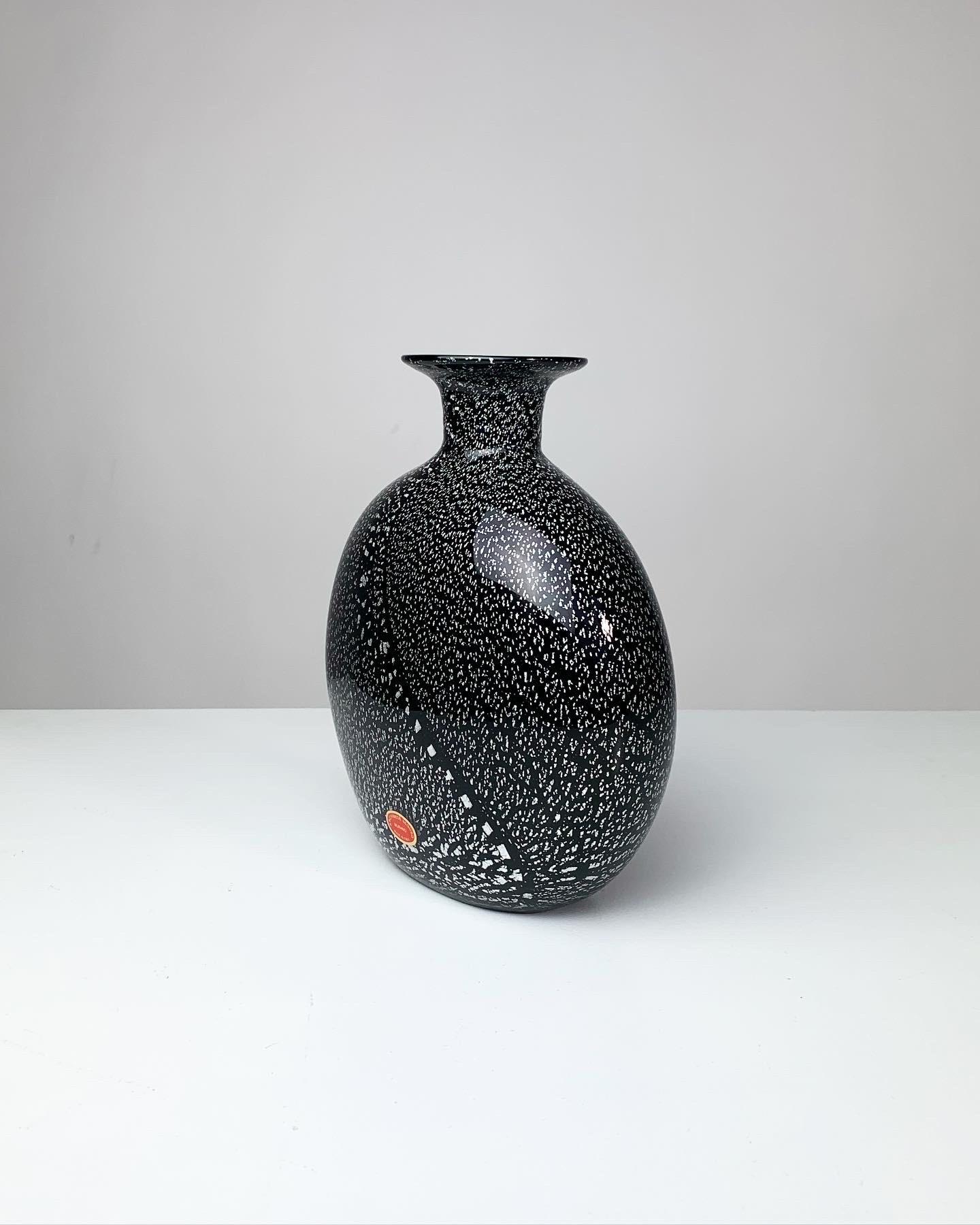 Mid-Century Modern Archimede Seguso Glass Vase Silver Flecks Murano Italy 1970s For Sale