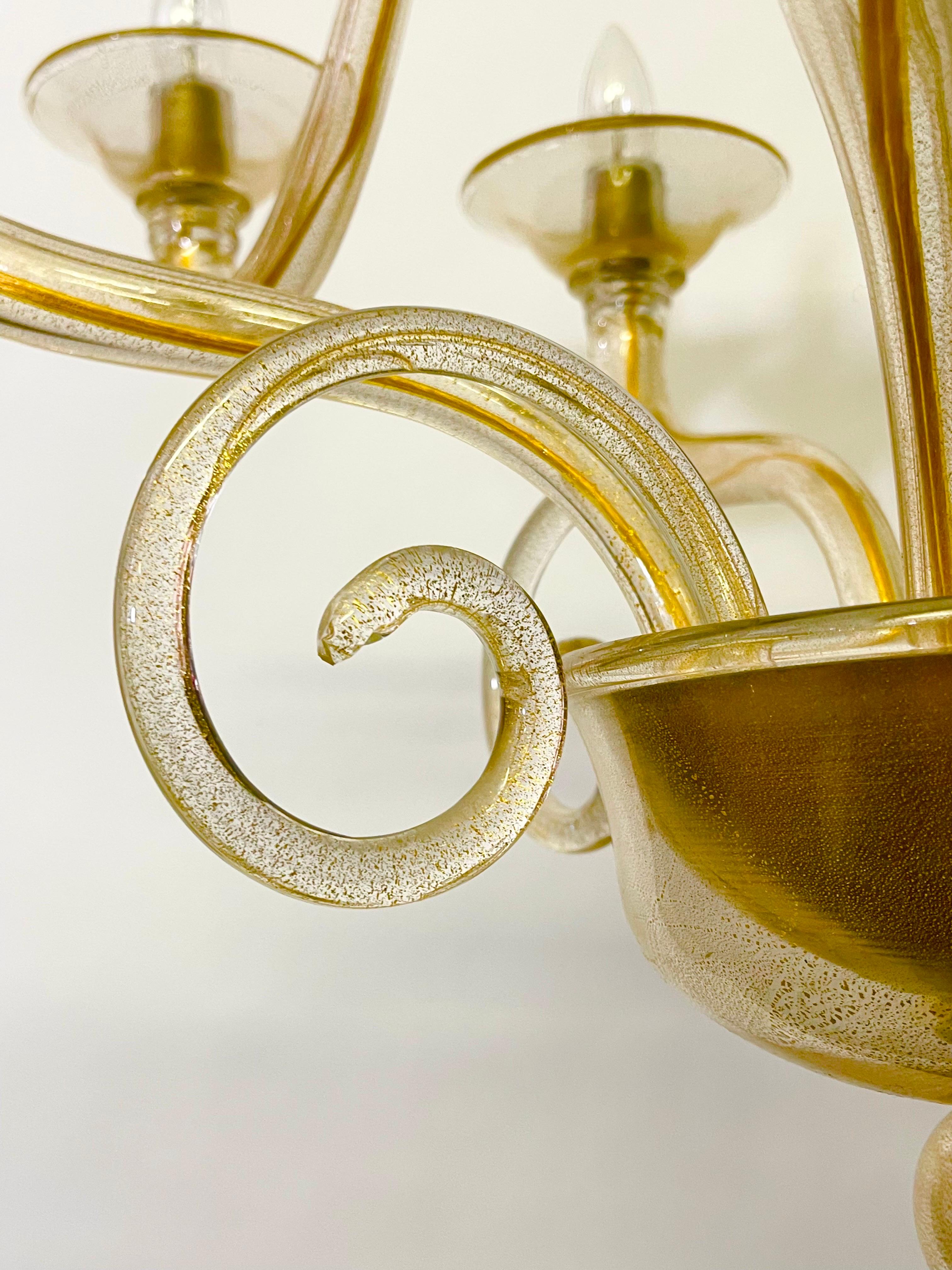 Gold Dusted Handblown Murano Glass Chandelier by Seguso, circa 1960s For Sale 6