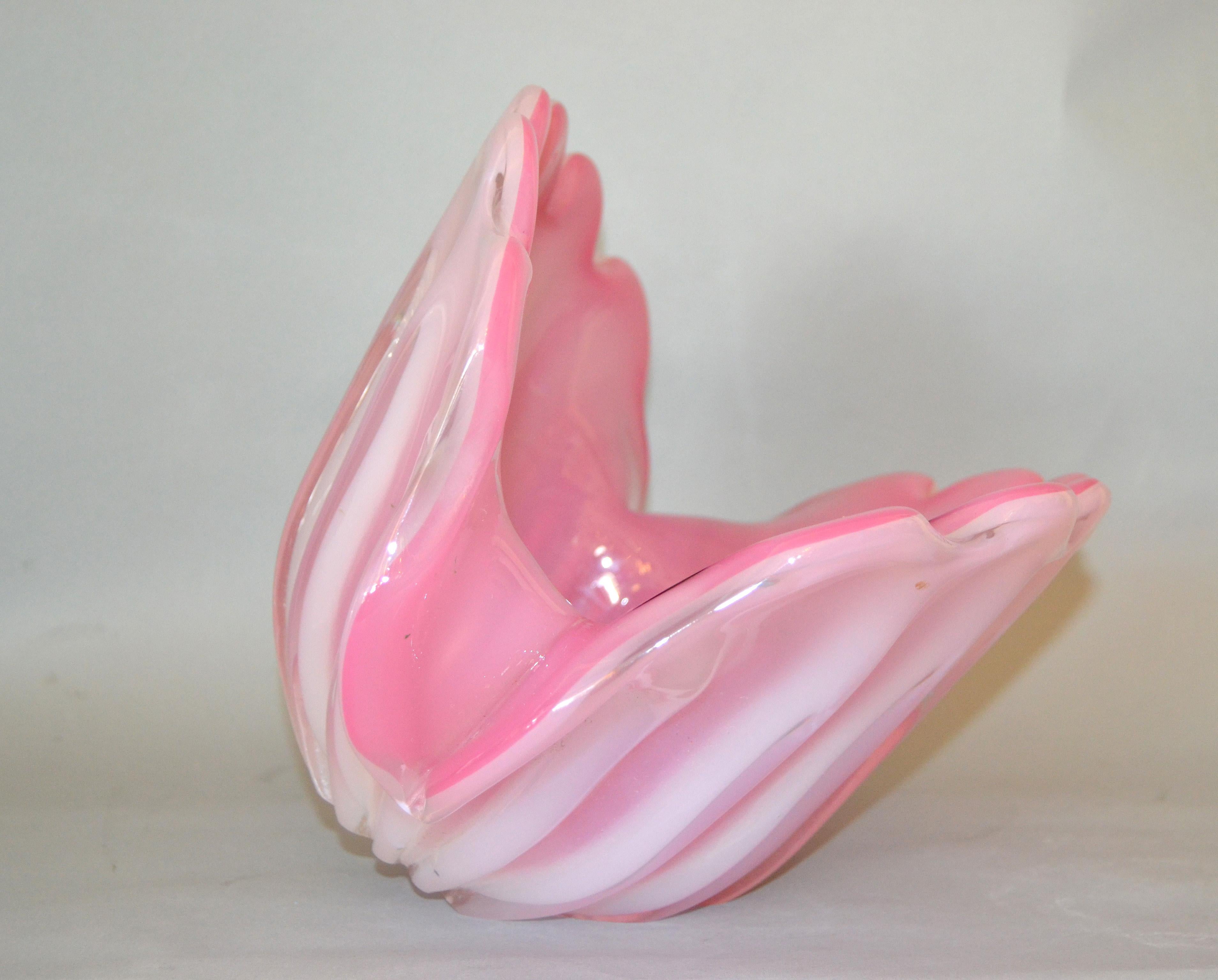 20th Century Archimede Seguso Handblown Murano Glass Clam Shell Centerpiece with Pearl