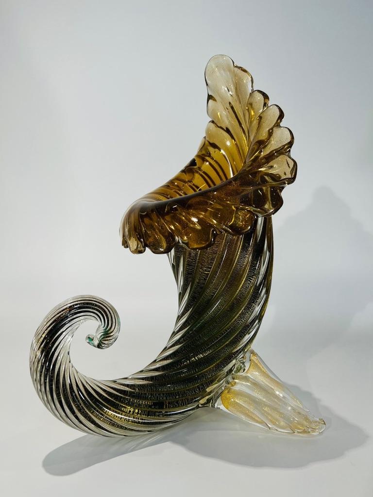 Incroyable corne d'abondance bicolore avec or d'Archimede Seguso en verre de Murano circa 1950, fantastique.
