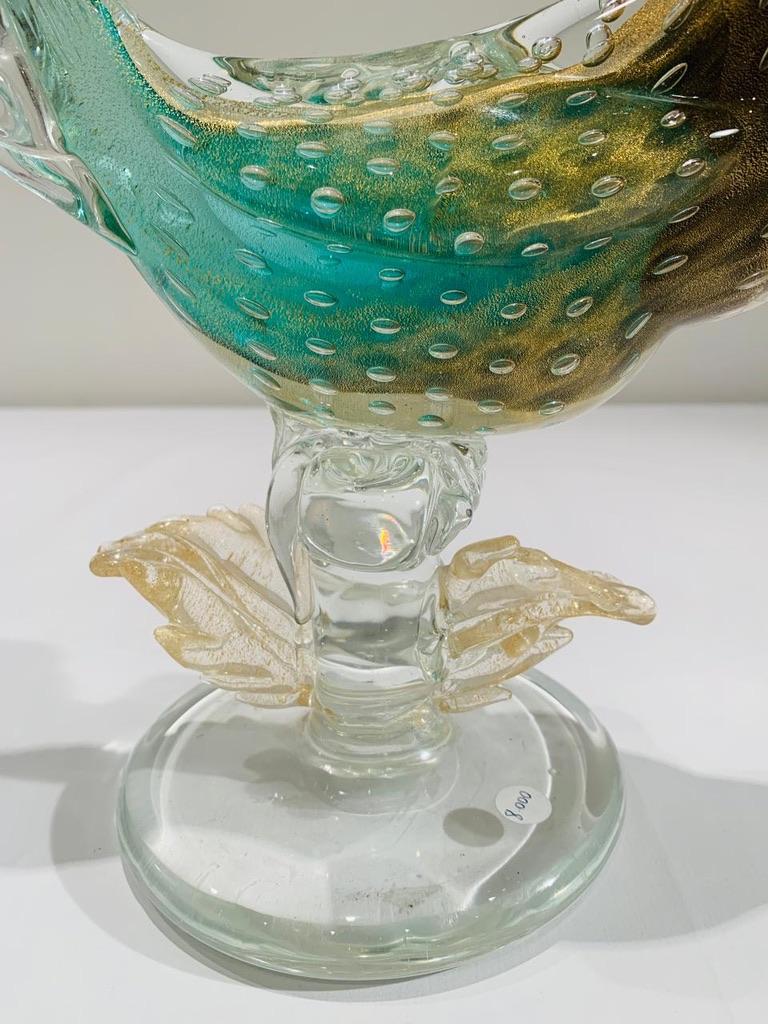 Italian Archimede Seguso italian bicolor 1950 Murano Glass with gold cock. For Sale