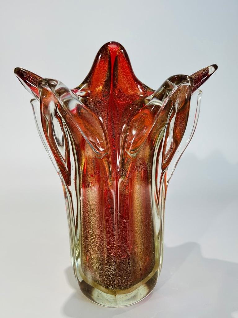 Mid-Century Modern Archimede Seguso italian red and gold Murano Glass vase circa 1950. For Sale