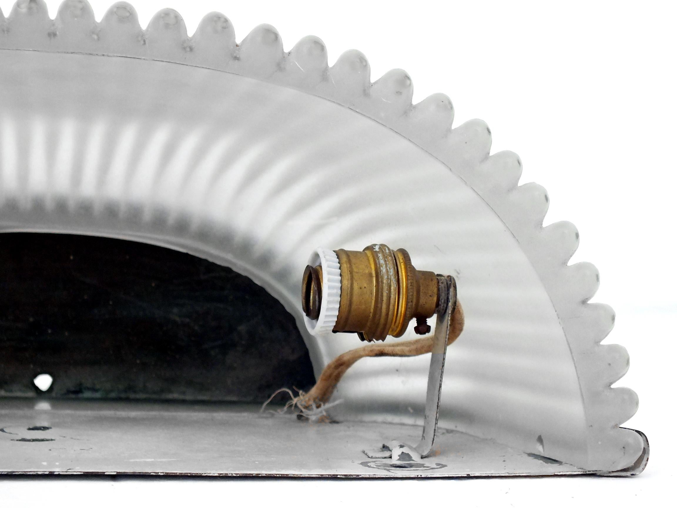 Archimedes Seguso  Italienische Wandleuchte aus Kristallgepresstem und Messing, Design Jahre 30er Jahre im Angebot 6