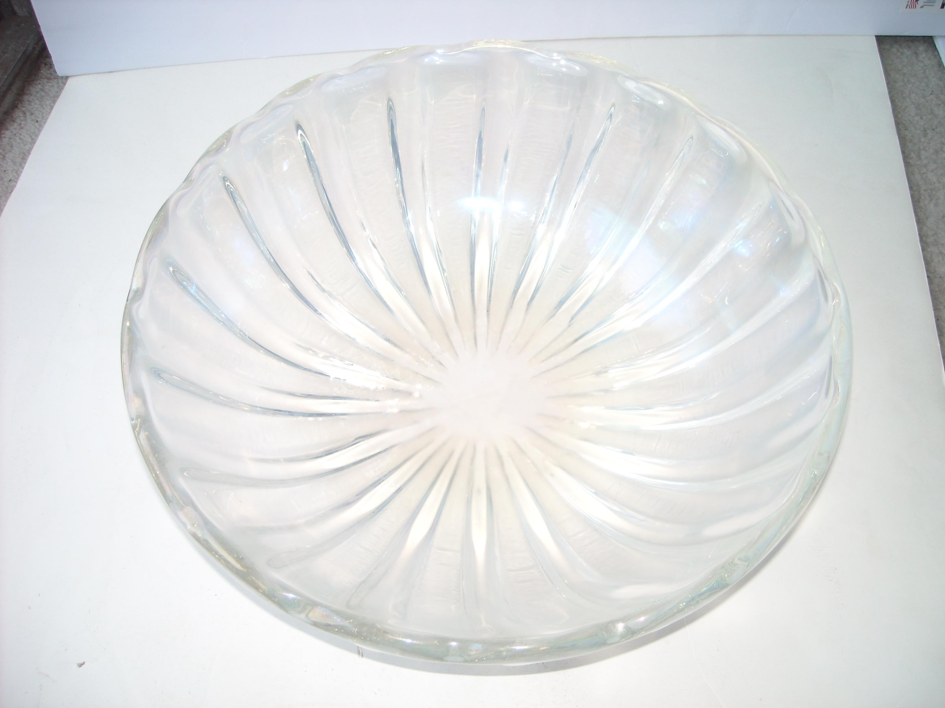 Italian Archimede Seguso Large Vetri d'Arte Centerpiece/ Bowl, Murano Glass, Opalescent For Sale