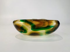 Archimede Seguso "Macchia ambra verde" bowl Murano glass with gold circa 1950.