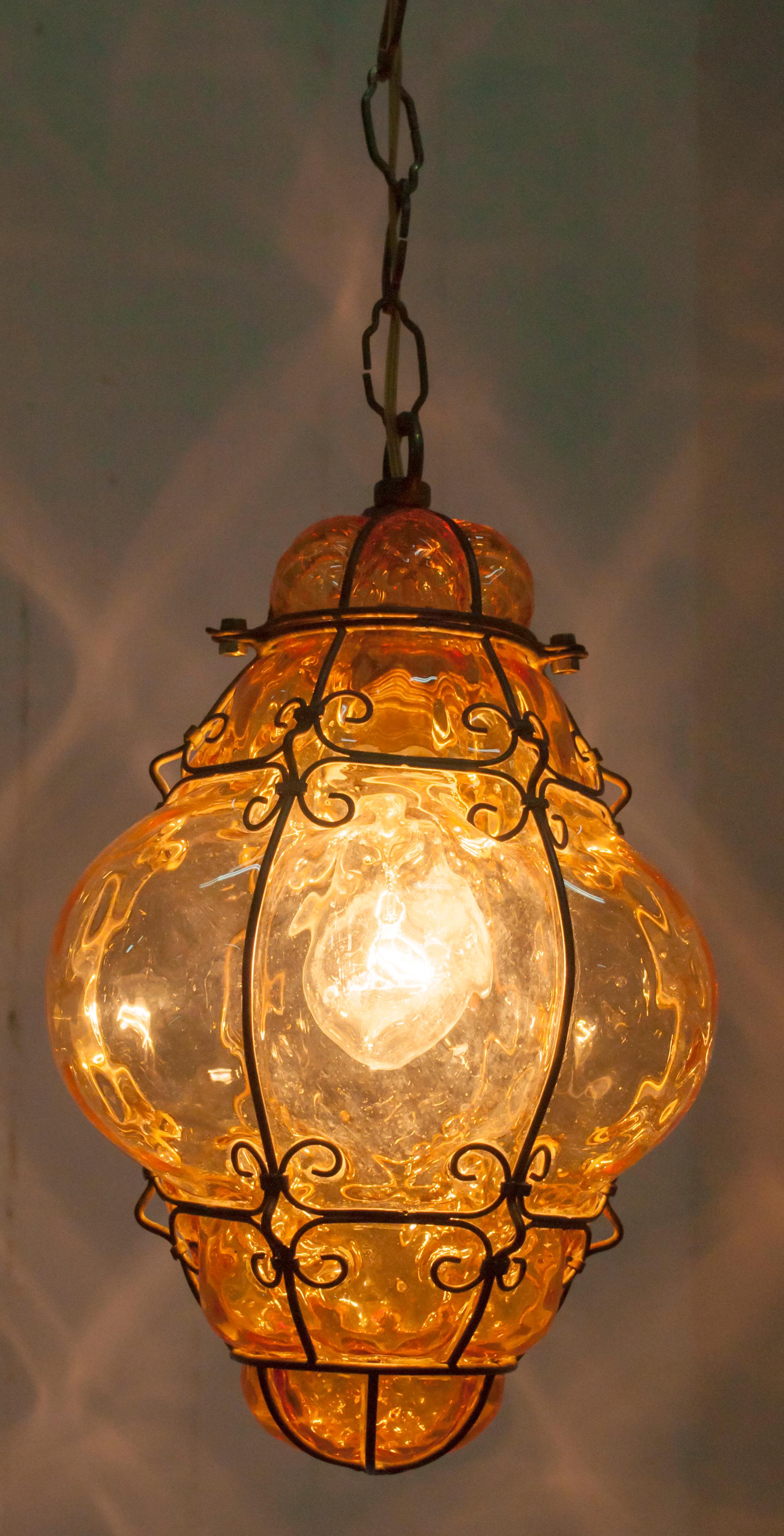 Mid-20th Century Archimede Seguso Mid-Century Modern Murano Blown Amber Glass Pendant Lamp, 1945 For Sale