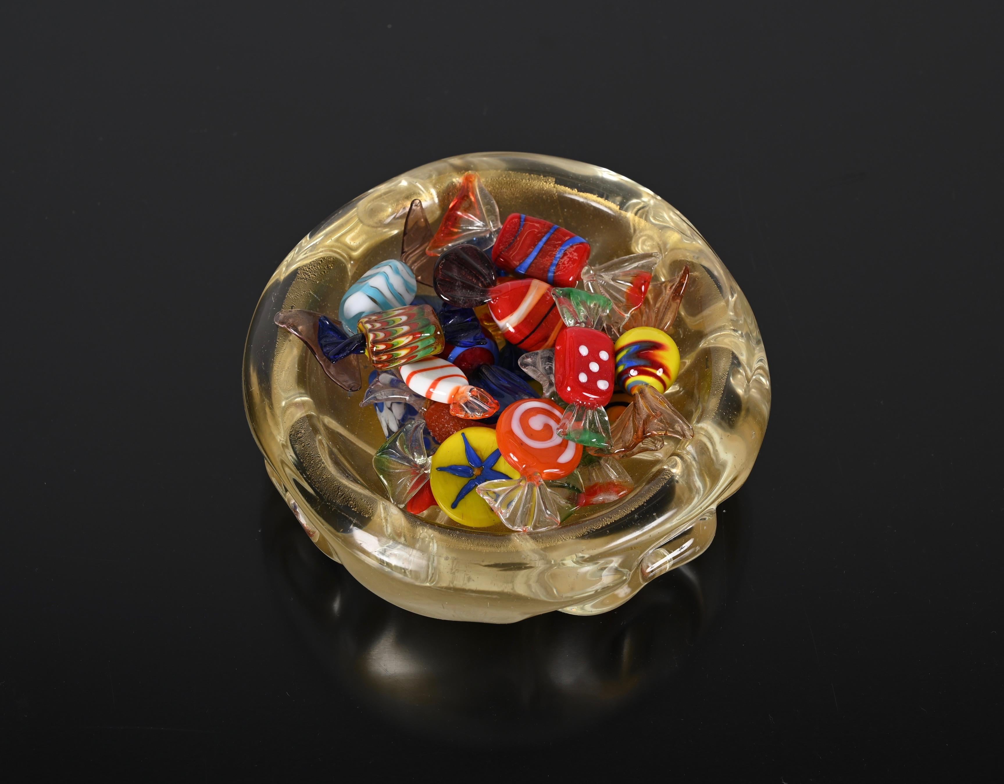 Ciotola in vetro di Murano del Medioevo con Dot Dot Oro, Archimede Seguso, Italia, anni '60 In condizioni buone in vendita a Roma, IT