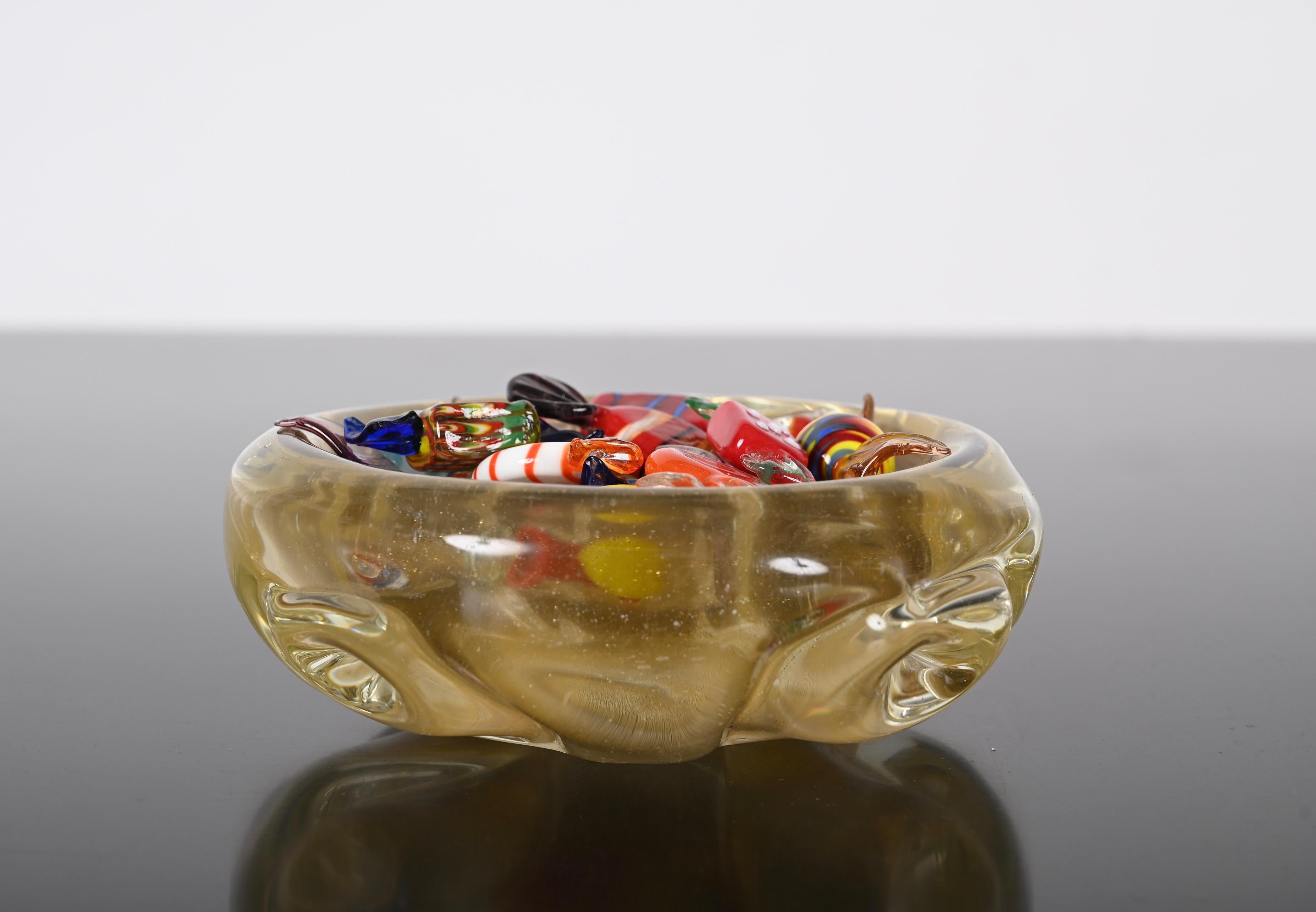 20th Century Archimede Seguso Midcentury Murano Glass Bowl with Gold Dots, Italy, 1960s For Sale