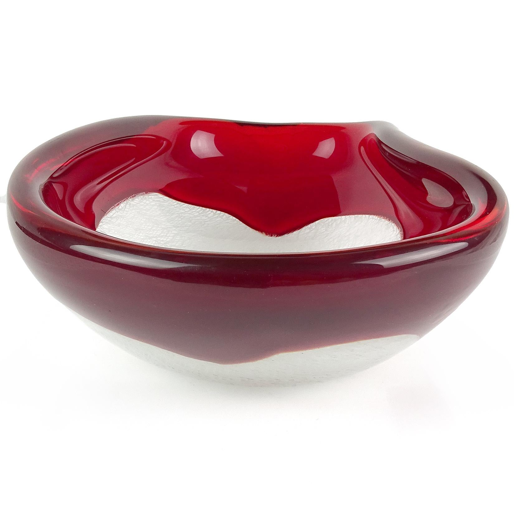 Archimede Seguso Murano 1954 Red White Merletto Ribbons Italian Art Glass Bowl In Good Condition In Kissimmee, FL